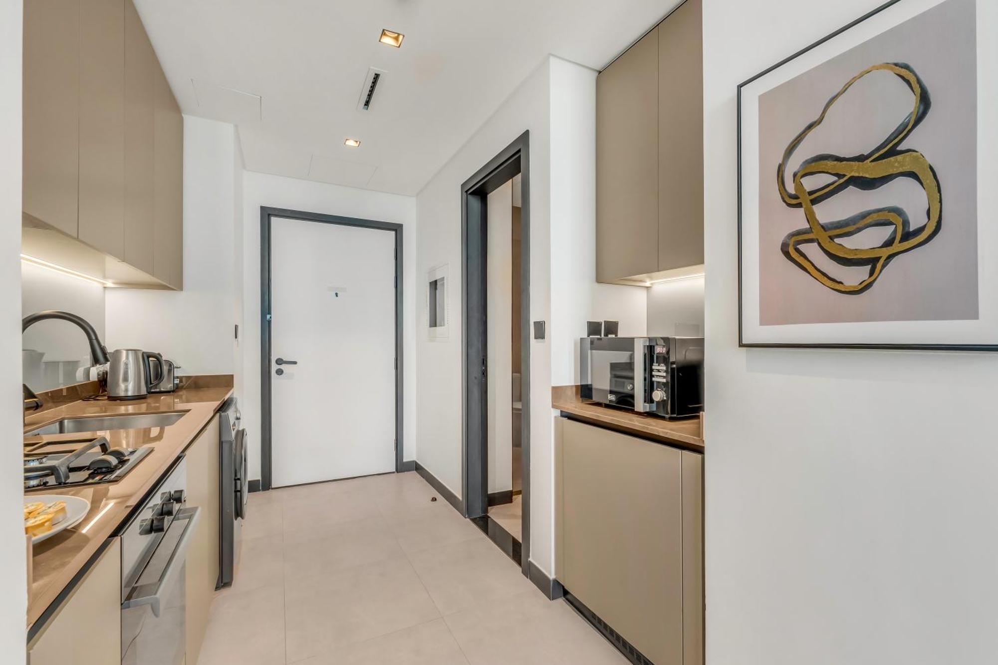 Apartment Waves - Modern With Balcony In Business Bay