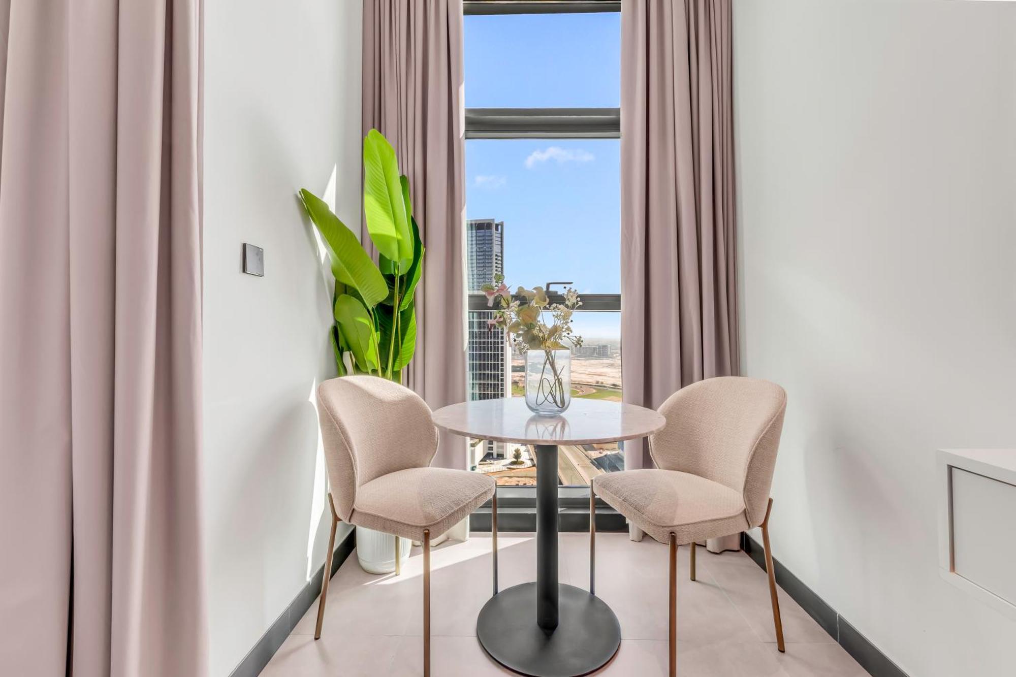 Apartment Waves - Modern With Balcony In Business Bay *
