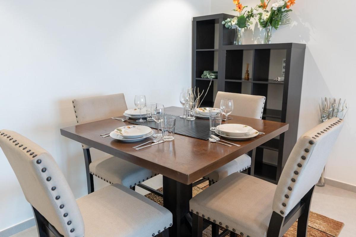 Bright And Warm 2-bedroom In Al Barsha Apartment