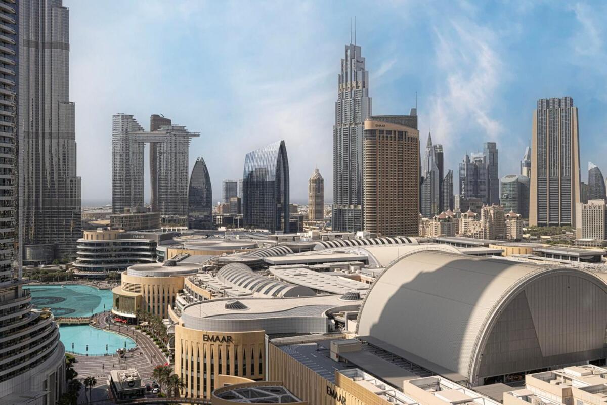 Modern Stylish 2 Bedroom With Burj Khalifa View Apartment *