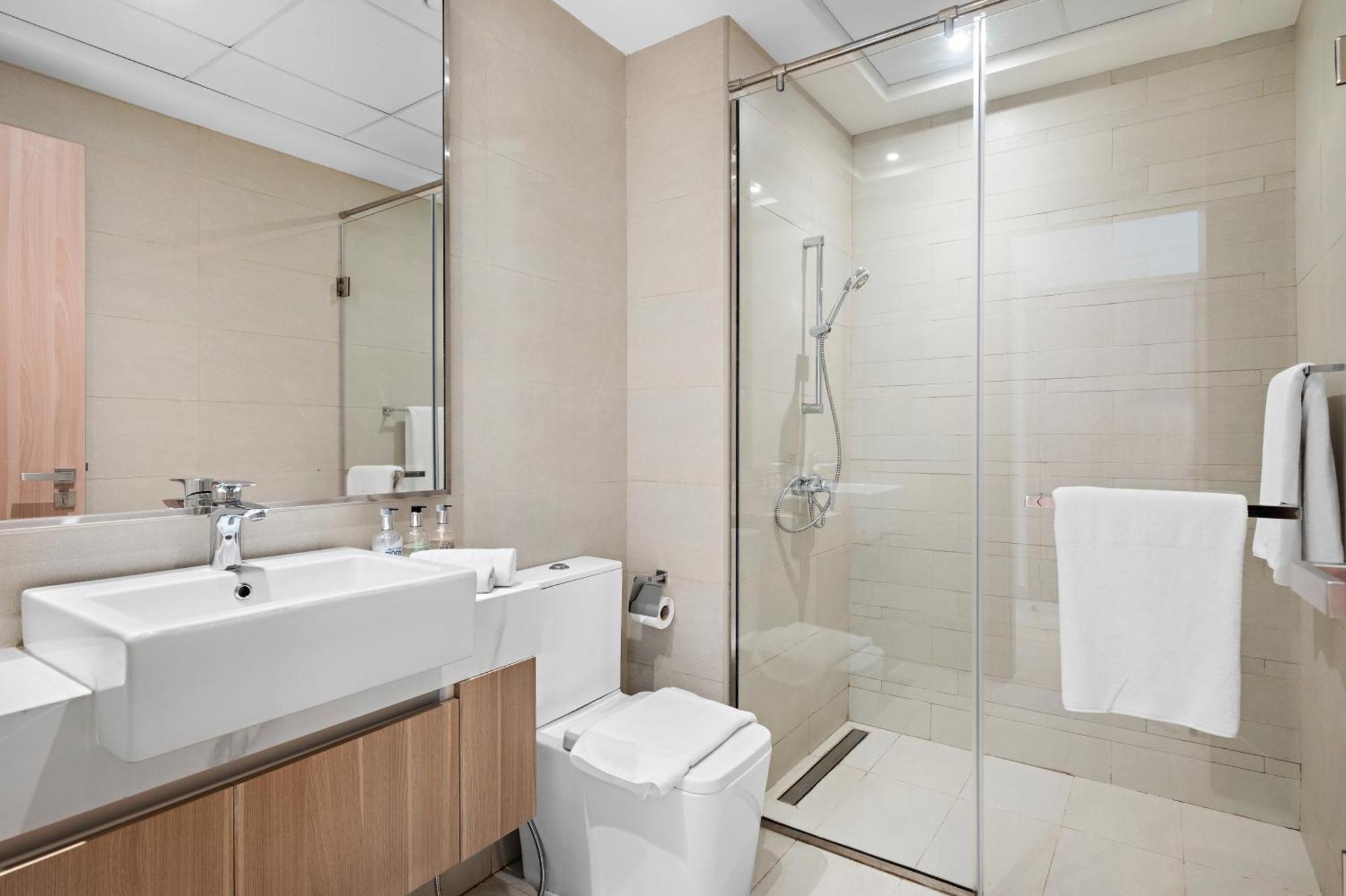 1br Azizi Riviera B7, Pool View