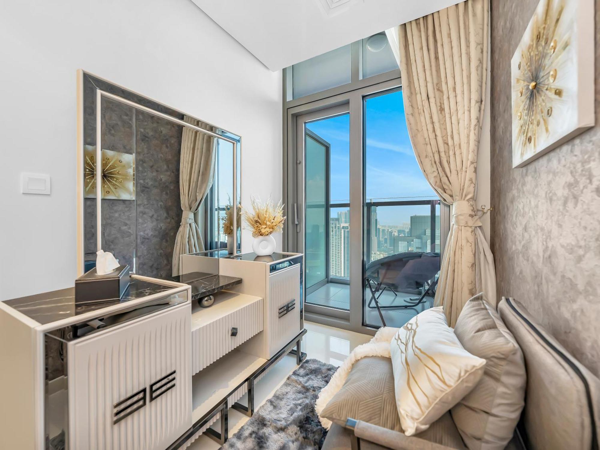 Stunning 2br With Burj View & Infinity Pool Apartment *
