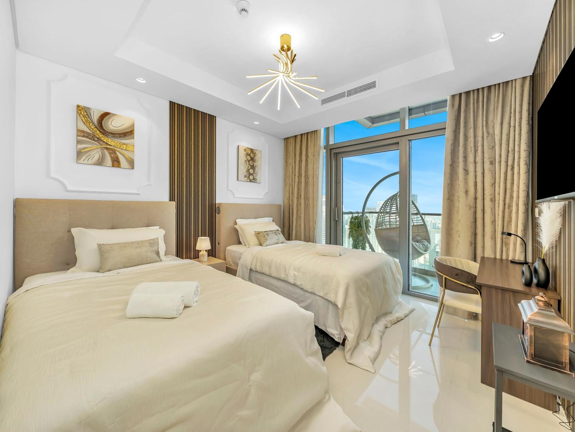 Apartment Stunning 2br With Burj View & Infinity Pool *