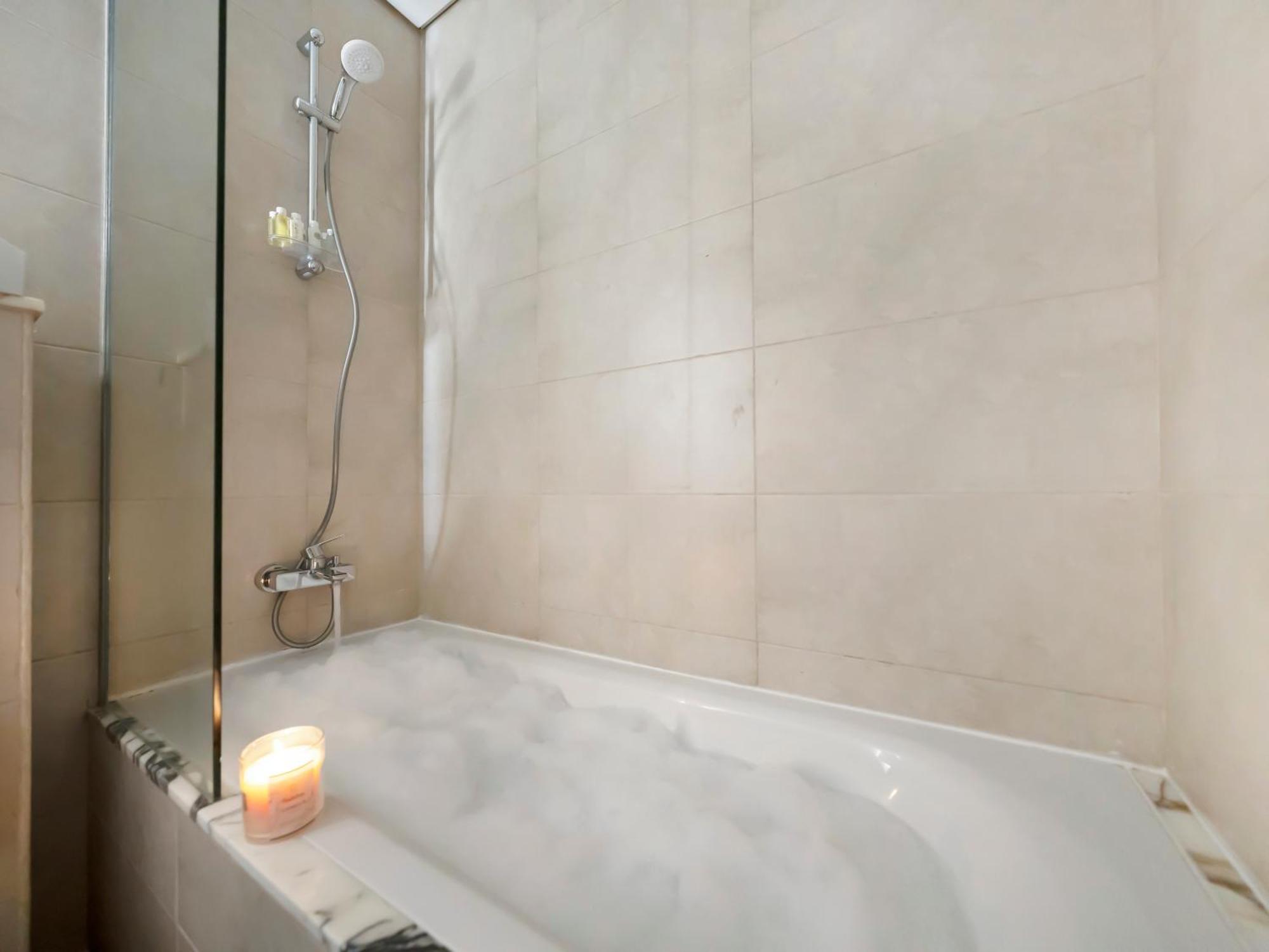 Stunning 2br With Burj View & Infinity Pool