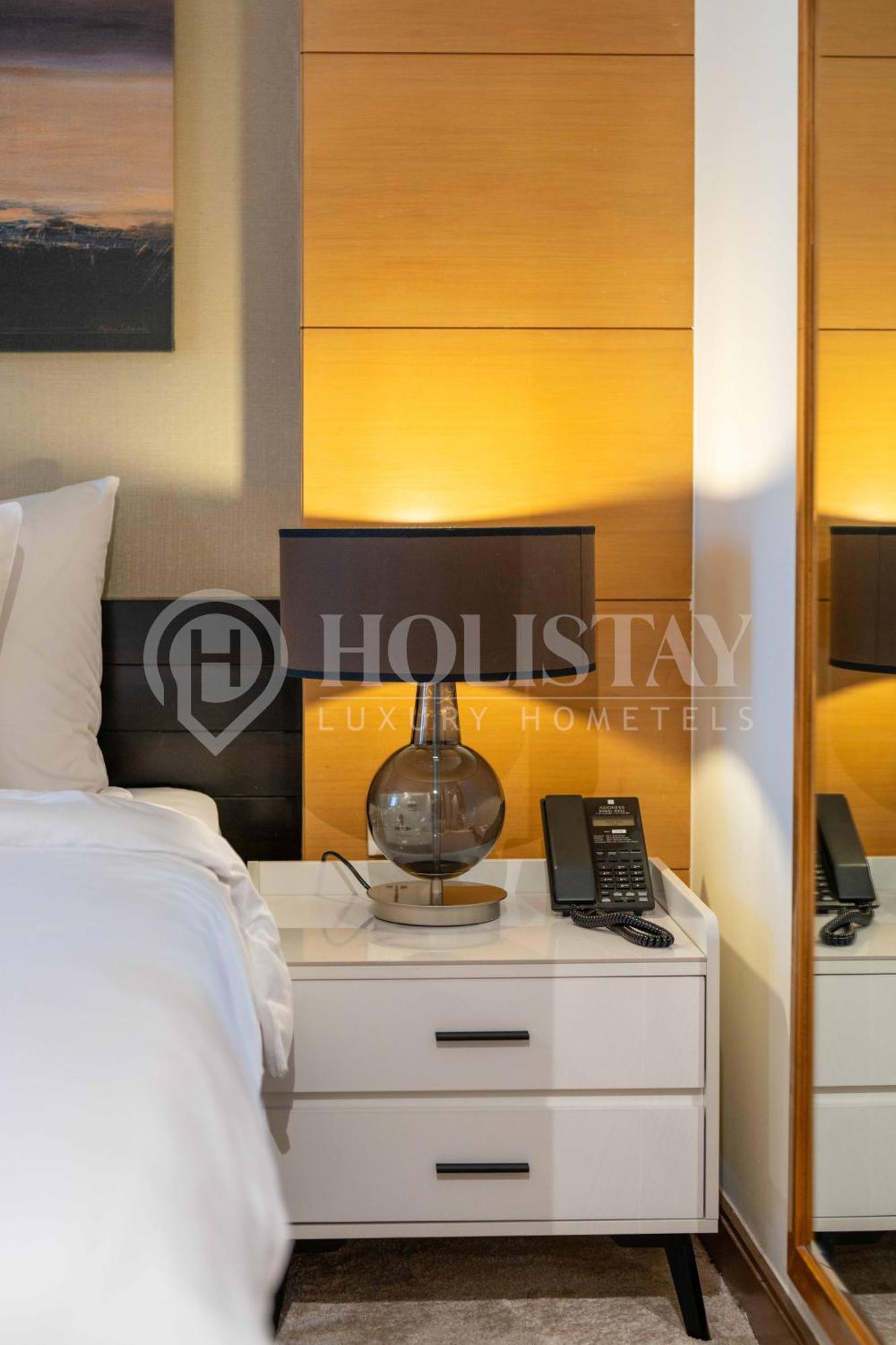 Daire Holistay Luxury Homes - Burj Khalifa View - Direct Access Mall Dubai