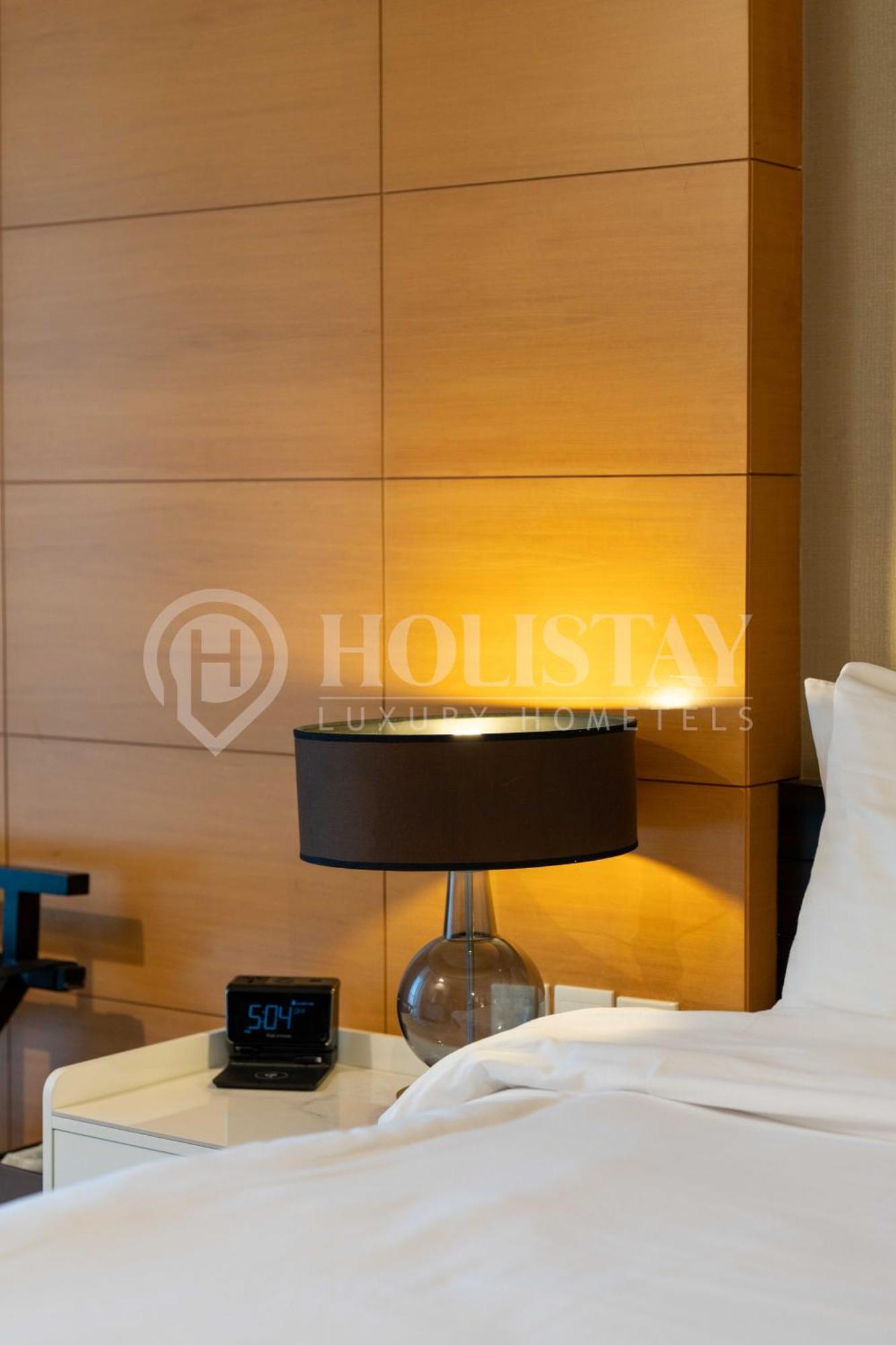 Holistay Luxury Homes - Burj Khalifa View - Direct Access Mall Daire