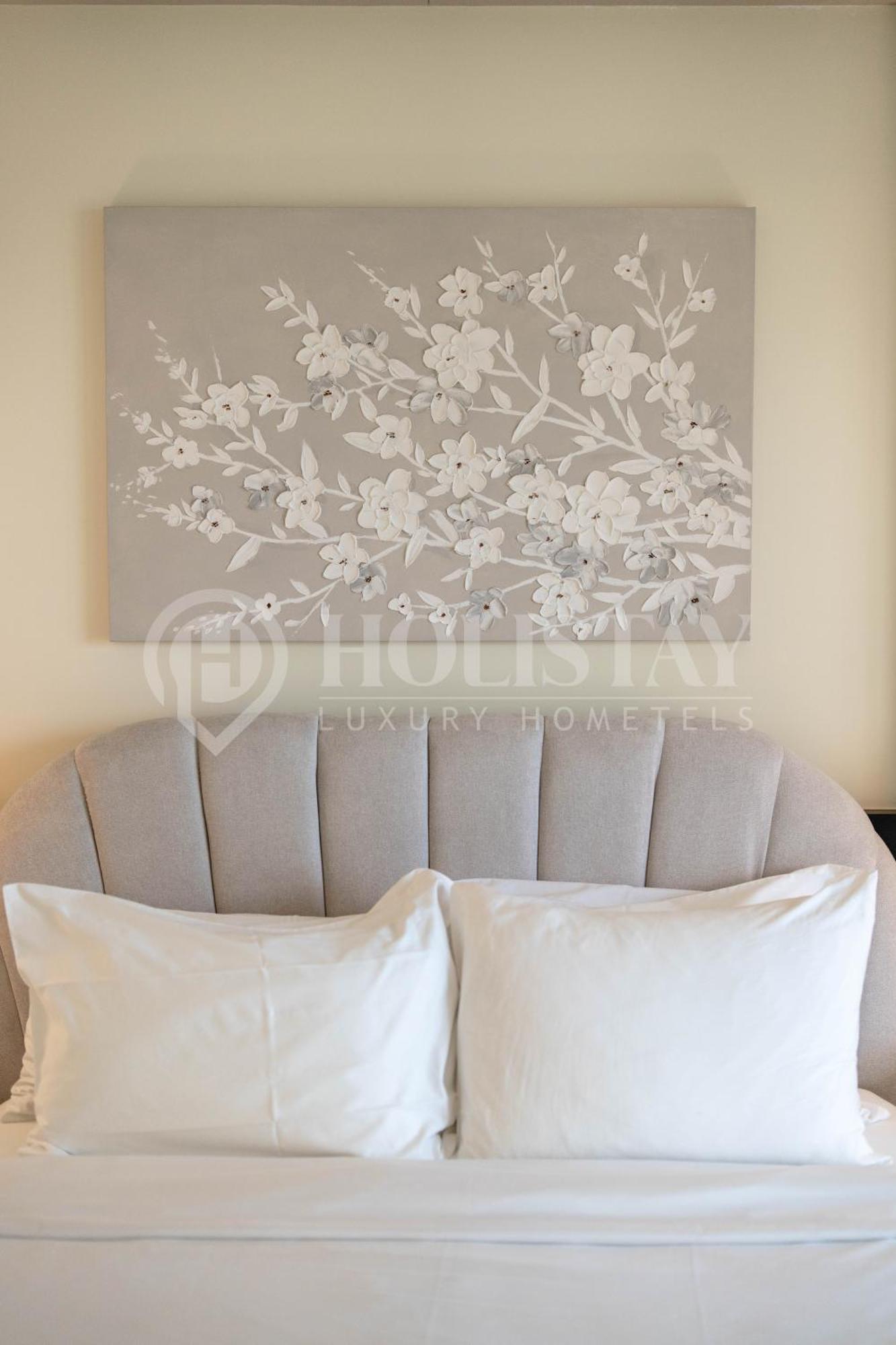 Holistay Luxury Homes - Burj Khalifa View - Direct Access Mall *