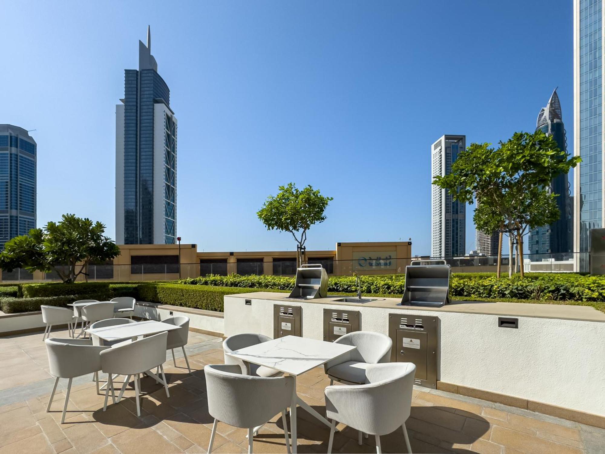 Stylish New 1br Walk To Burj Khalifa & Mall Apartment Dubai