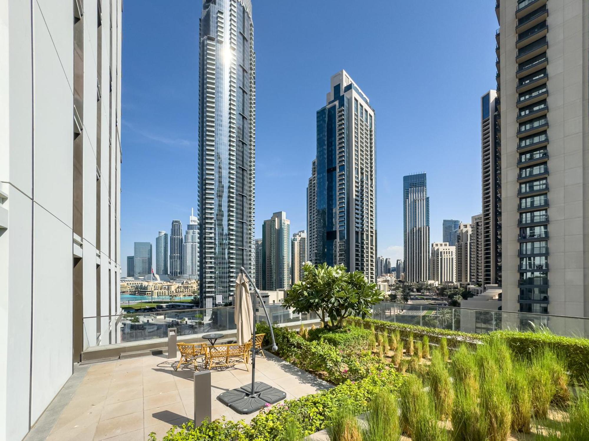 Stylish New 1br Walk To Burj Khalifa & Mall Apartment Dubai