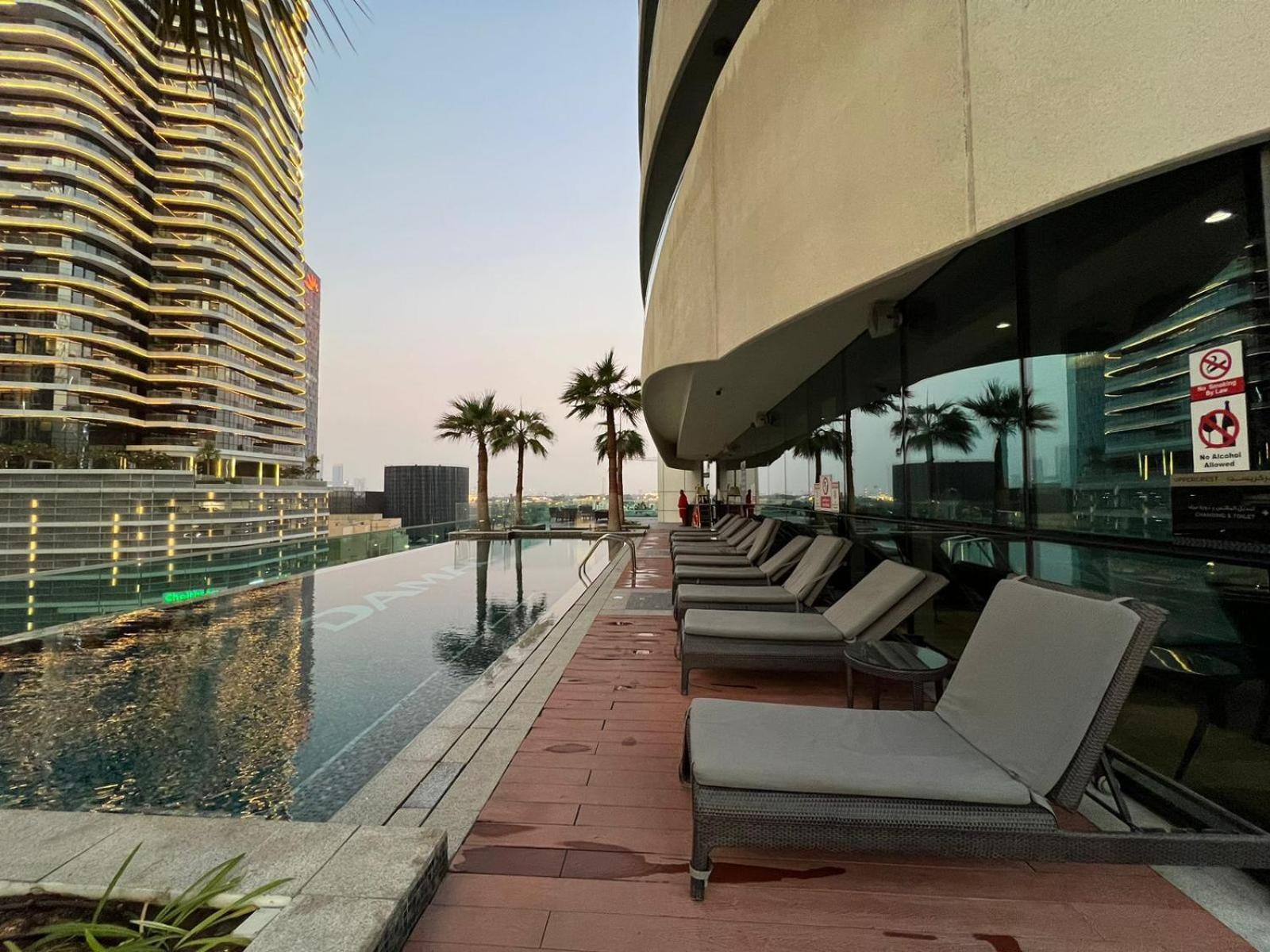 Downtown 1br - 5 Minutes To Mall - Panoramic Pool Dubai