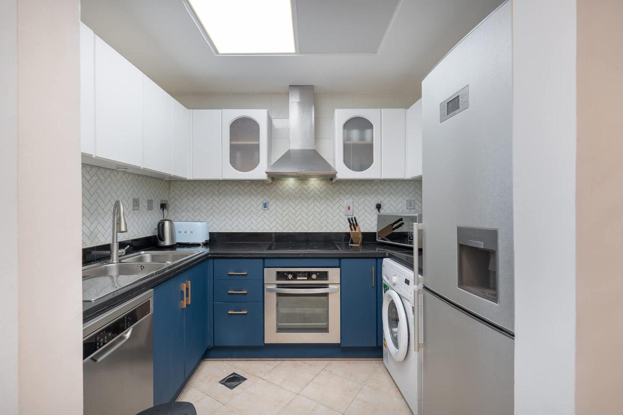 Cozy 3br With View In Marina! Apartment *