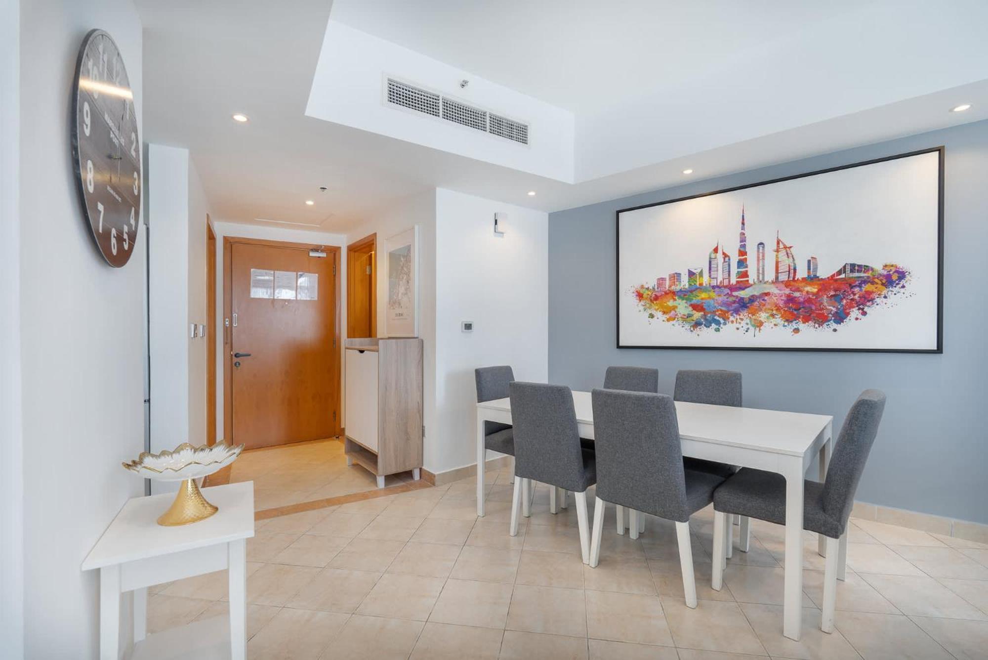 Apartment Cozy 3br With View In Marina! *