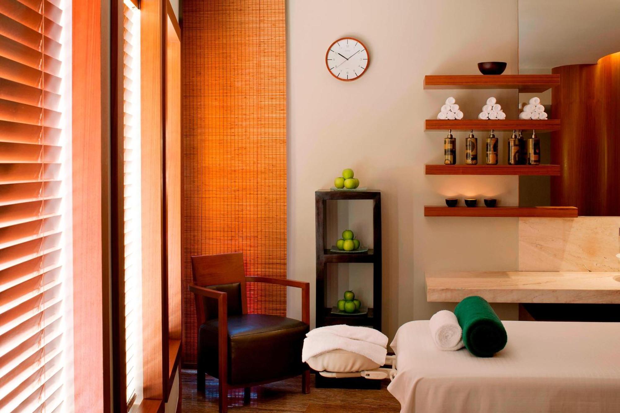 Sheraton Creek & Towers Hotel 5*