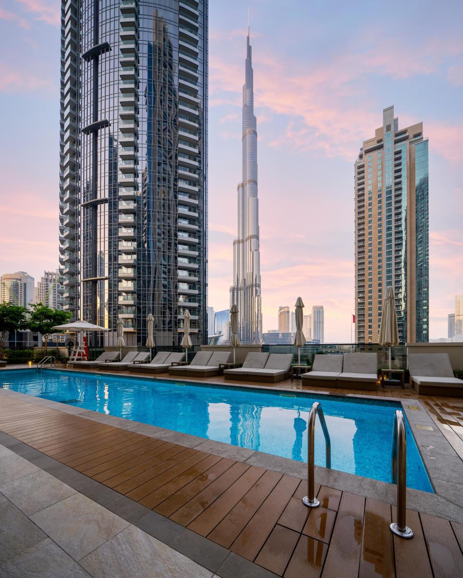 Apartamento 5 Min To Burj & Mall, Pool With Burj View *