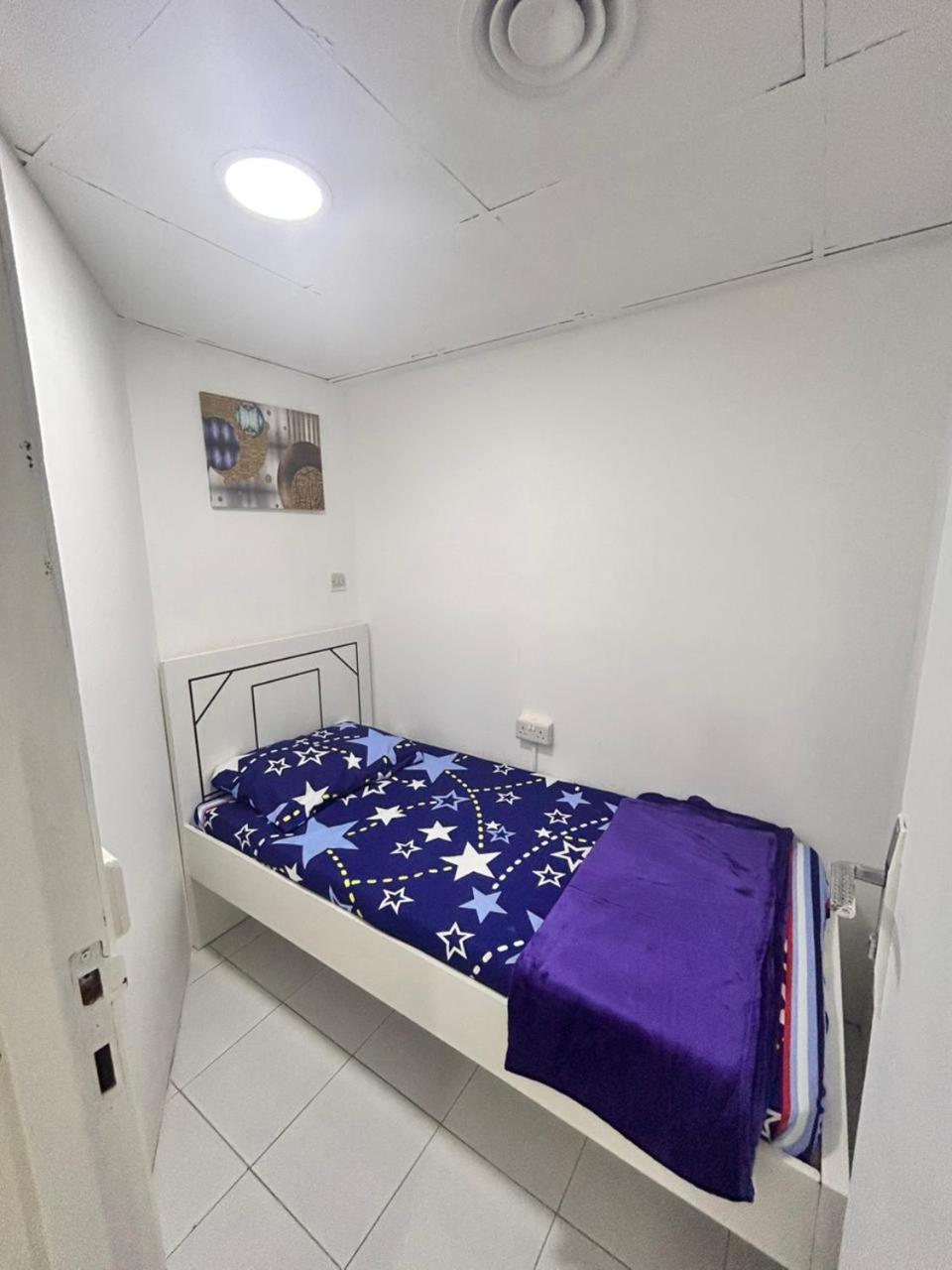 Privatunterkunft Brand New Unisex Single Partition In Center Of Bur