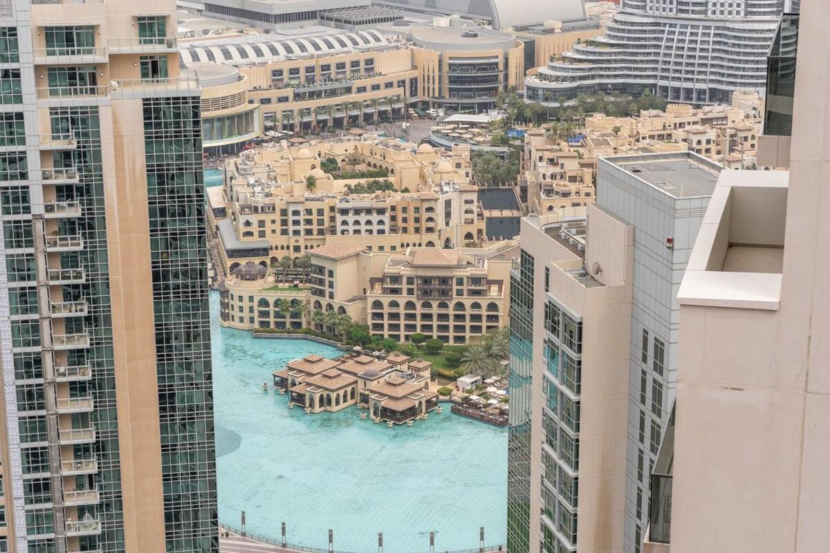 Apartment Luxurious 3-bedroom In Downtown Near Burj Khalifa In Mall