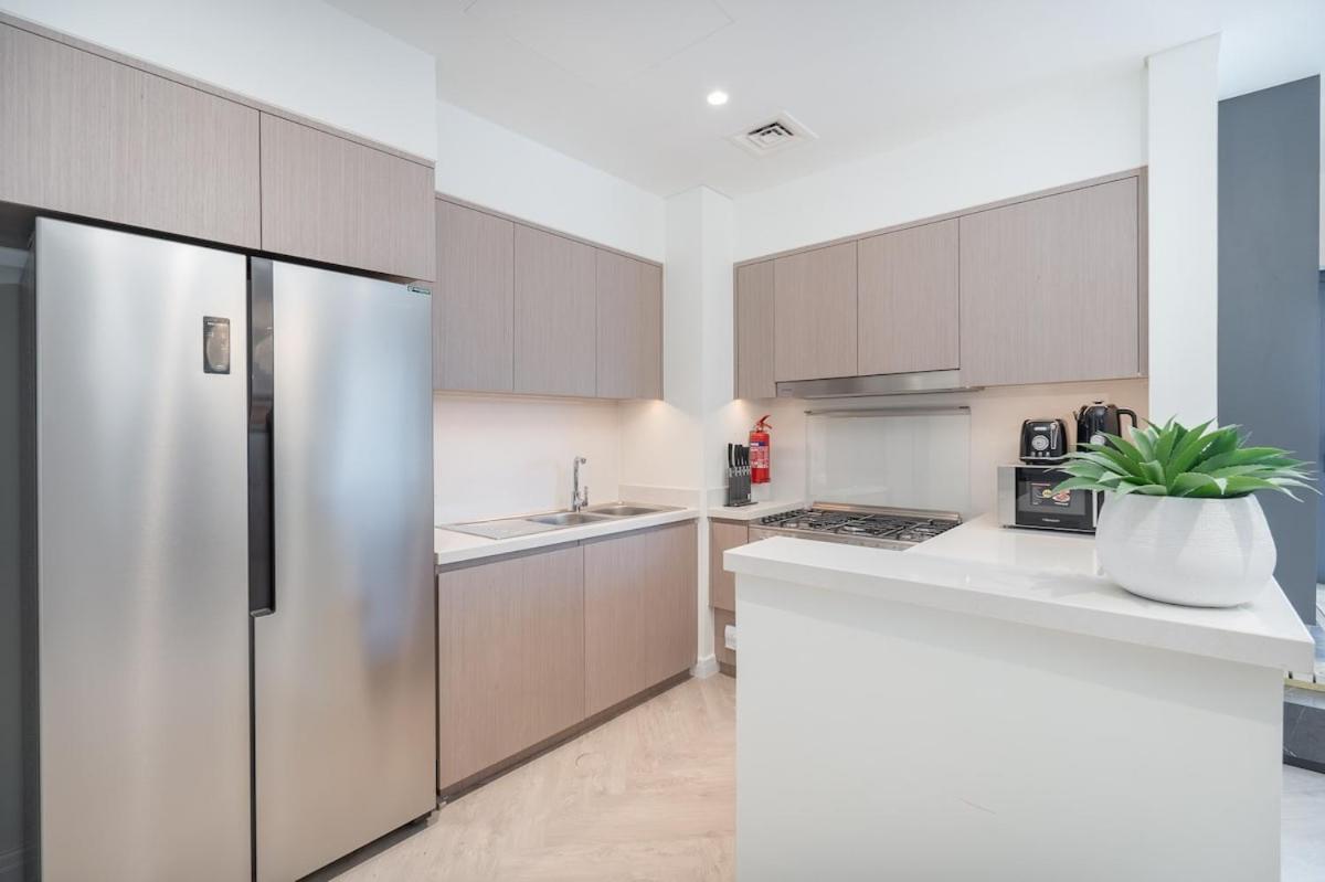 Luxurious 3-bedroom In Downtown Near Burj Khalifa In Mall Apartment