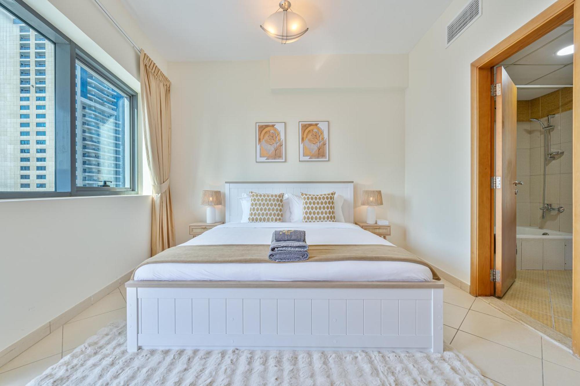 Apartment Marcopolo - Lavish 2br Next To Metro & Tram *