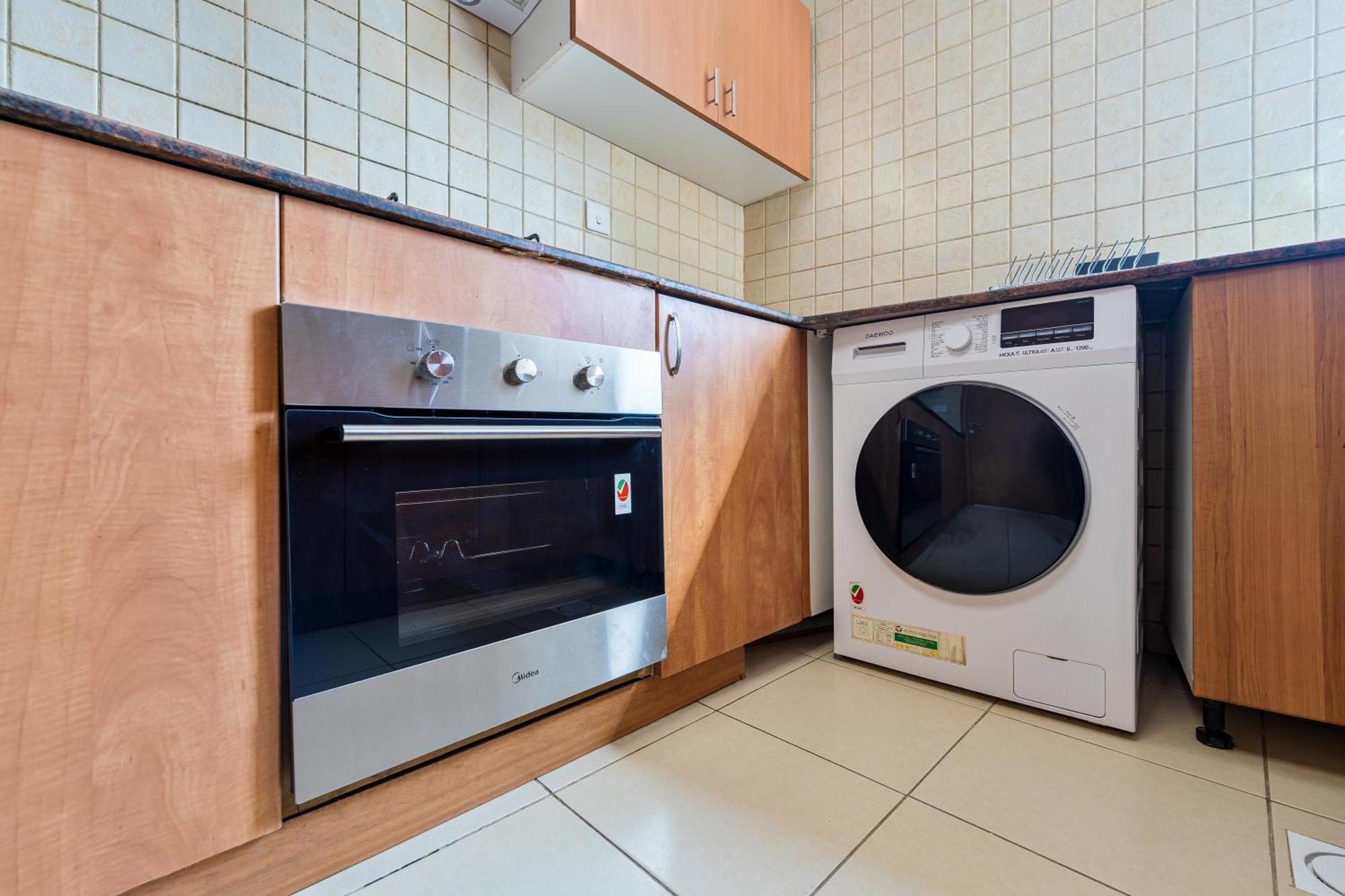 Marcopolo - Lavish 2br Next To Metro & Tram *