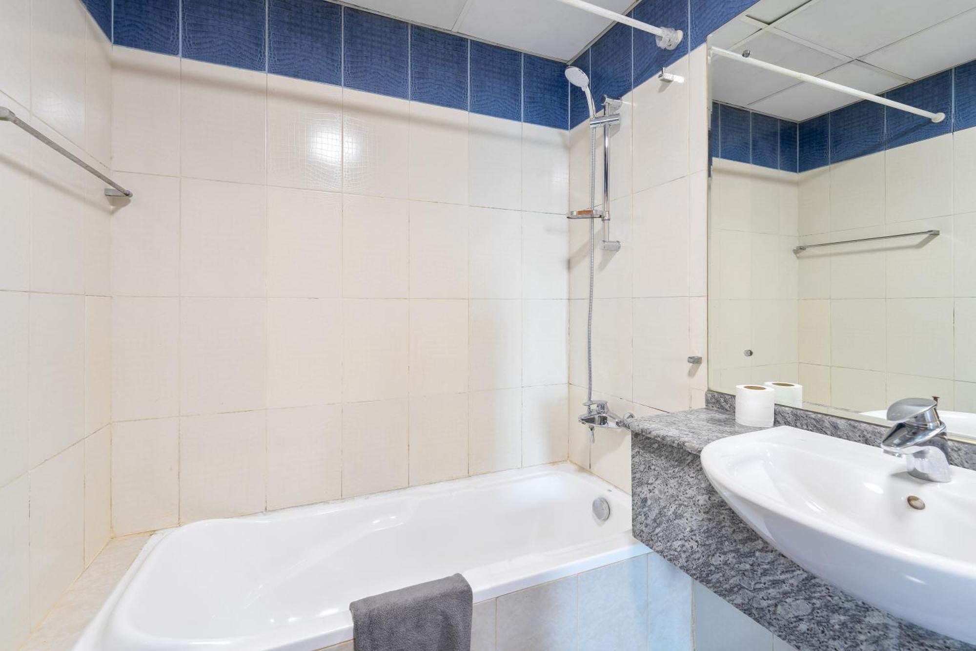 Marcopolo - Lavish 2br Next To Metro & Tram Dubai
