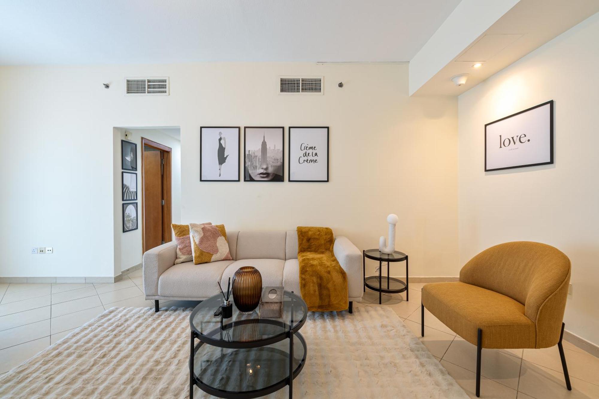 Marcopolo - Lavish 2br Next To Metro & Tram