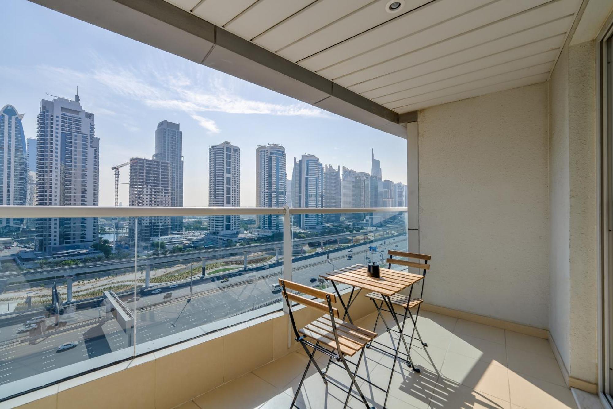 Apartment Marcopolo - Lavish 2br Next To Metro & Tram