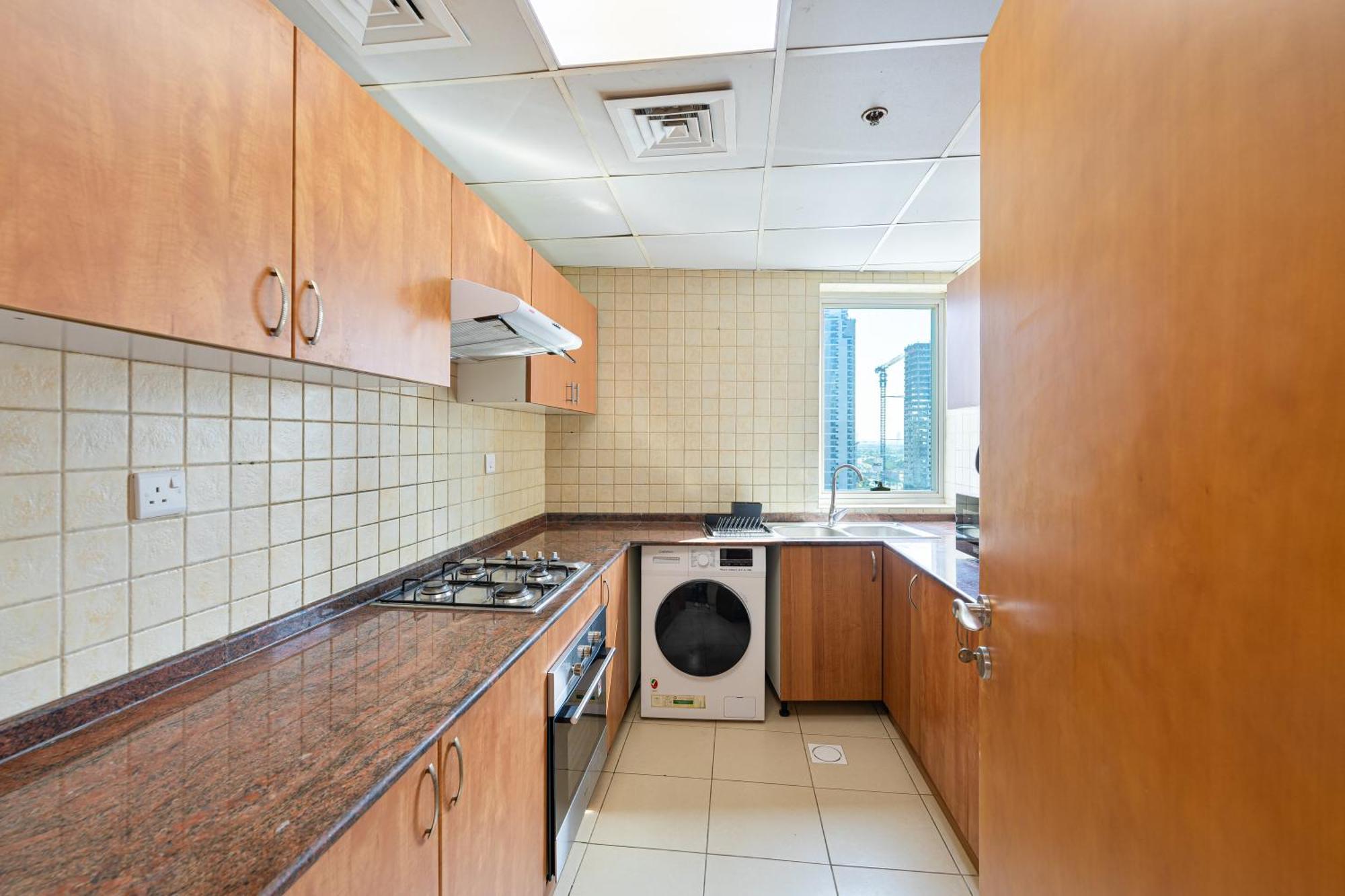 Apartment Marcopolo - Lavish 2br Next To Metro & Tram *