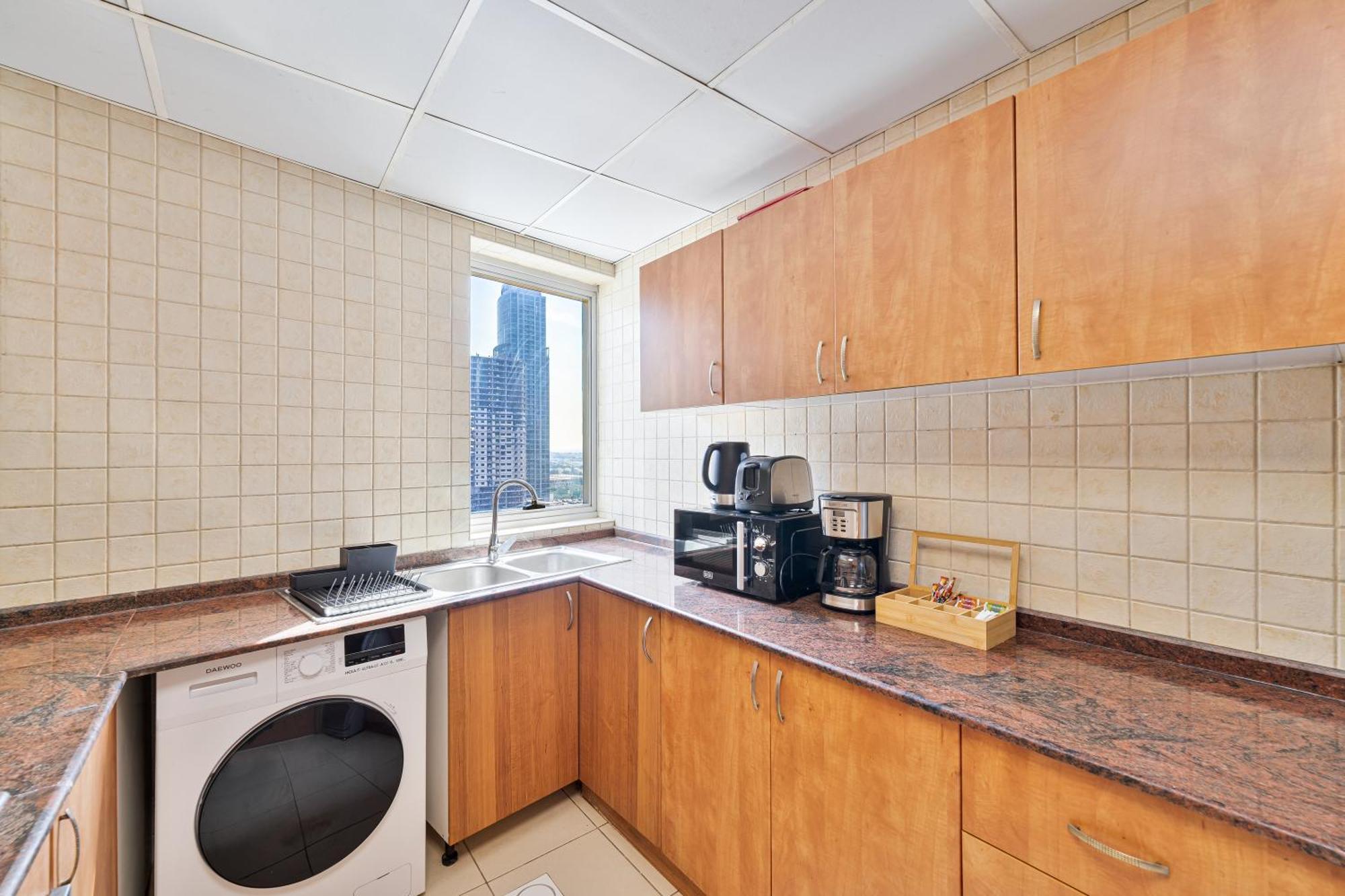 Marcopolo - Lavish 2br Next To Metro & Tram