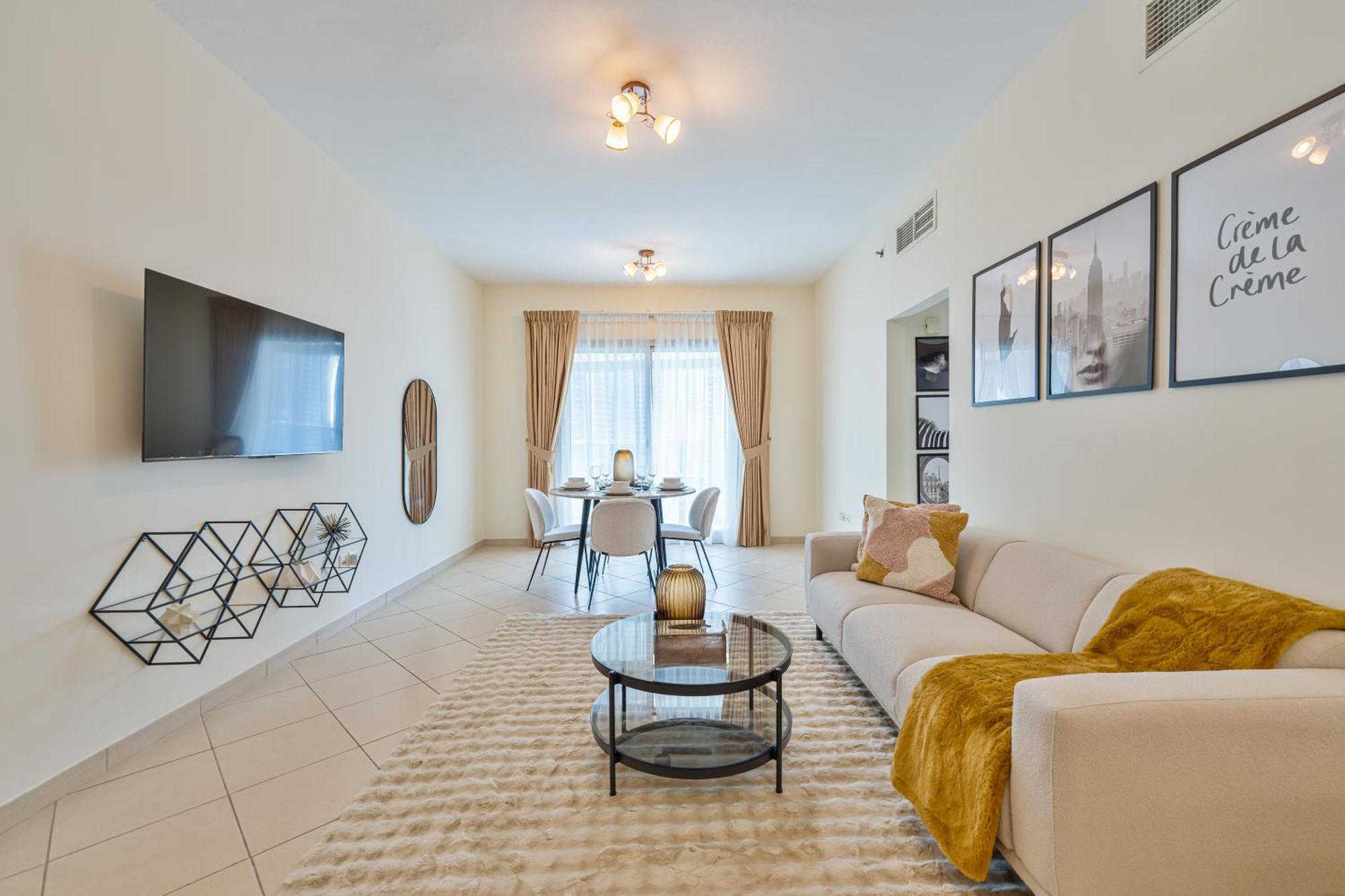 Apartment Marcopolo - Lavish 2br Next To Metro & Tram