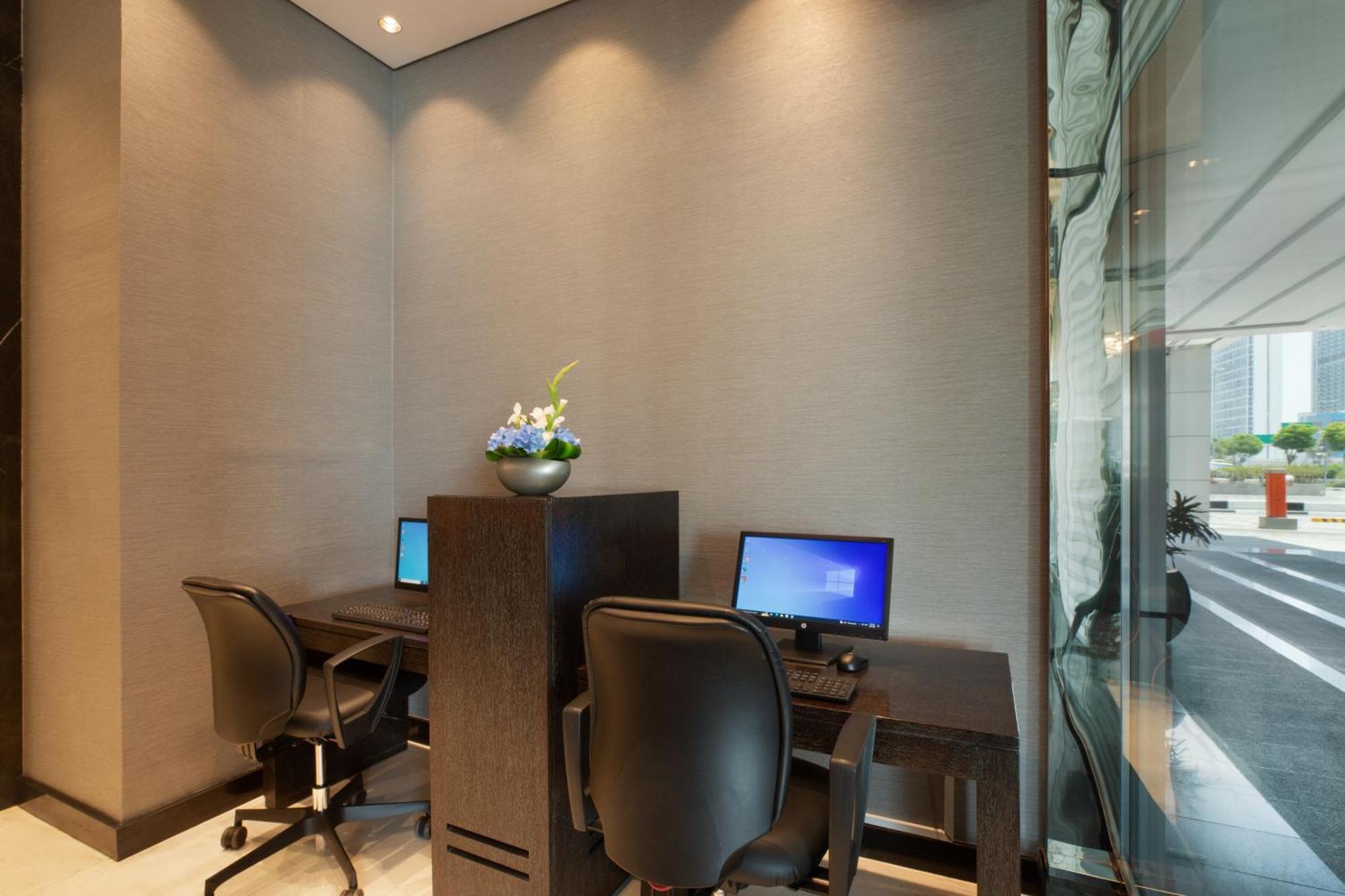 Royal Continental Business Bay 5*