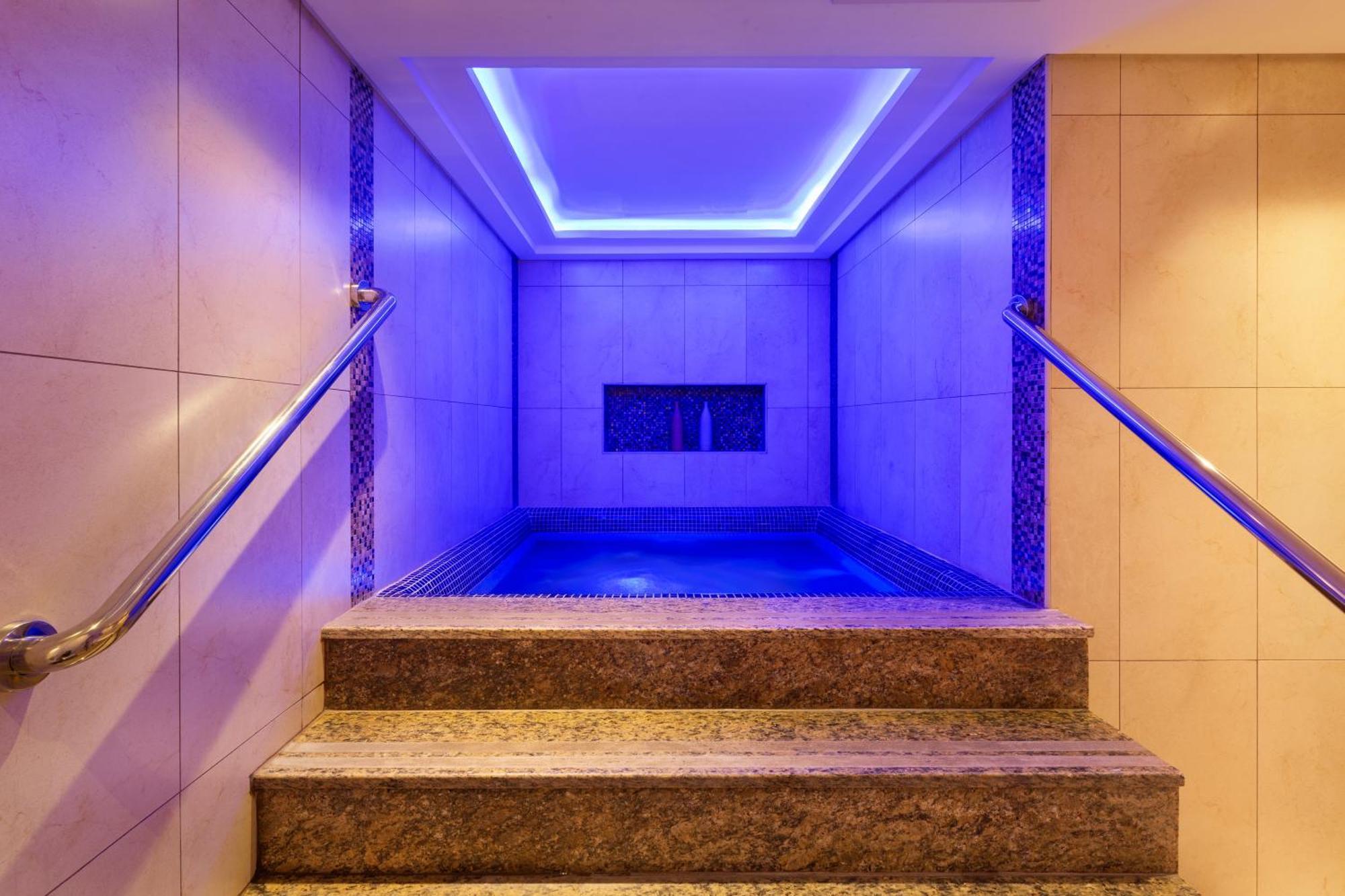 Royal Continental Business Bay 5*