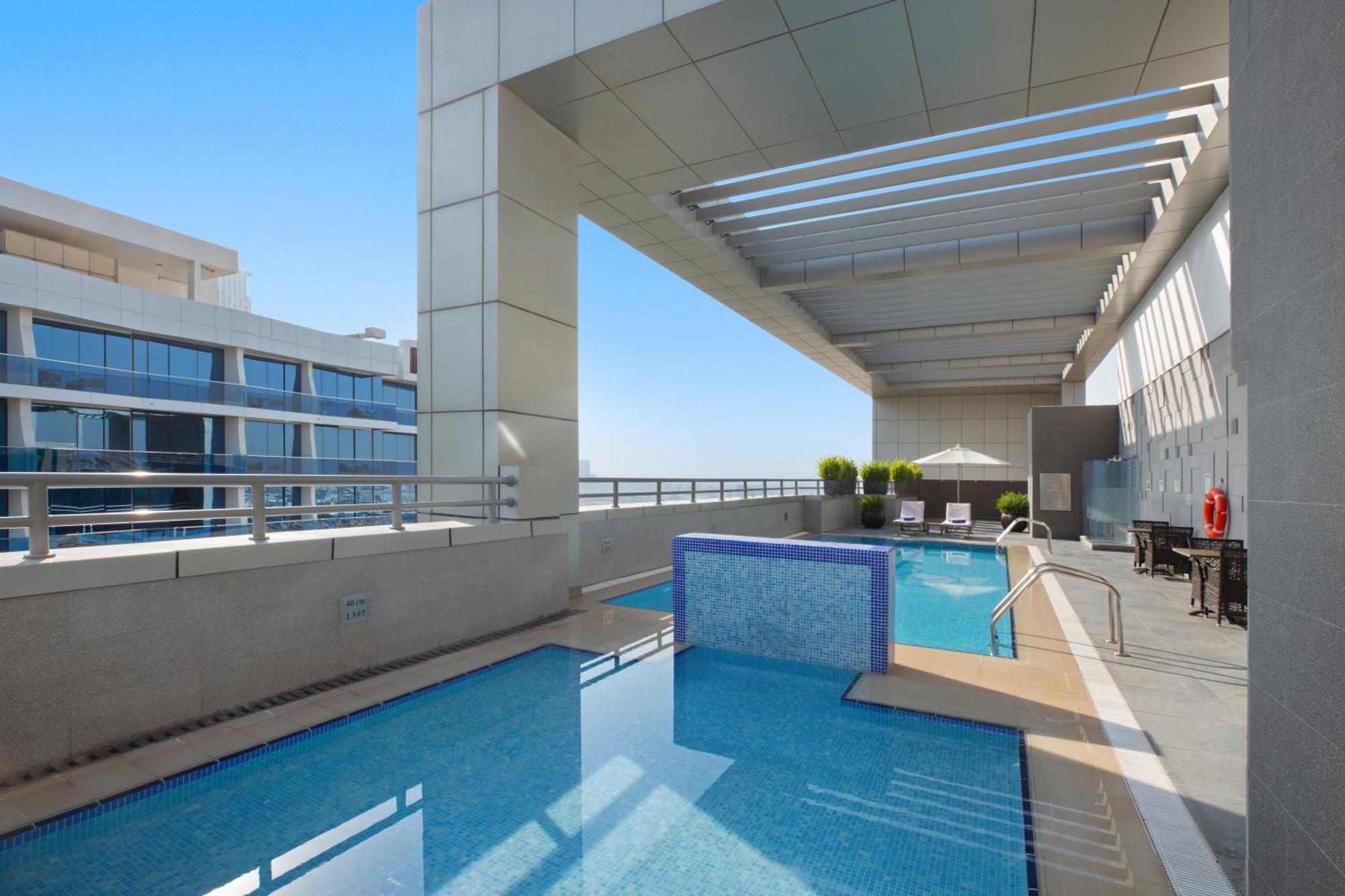 Royal Continental Business Bay Aparthotel Dubai