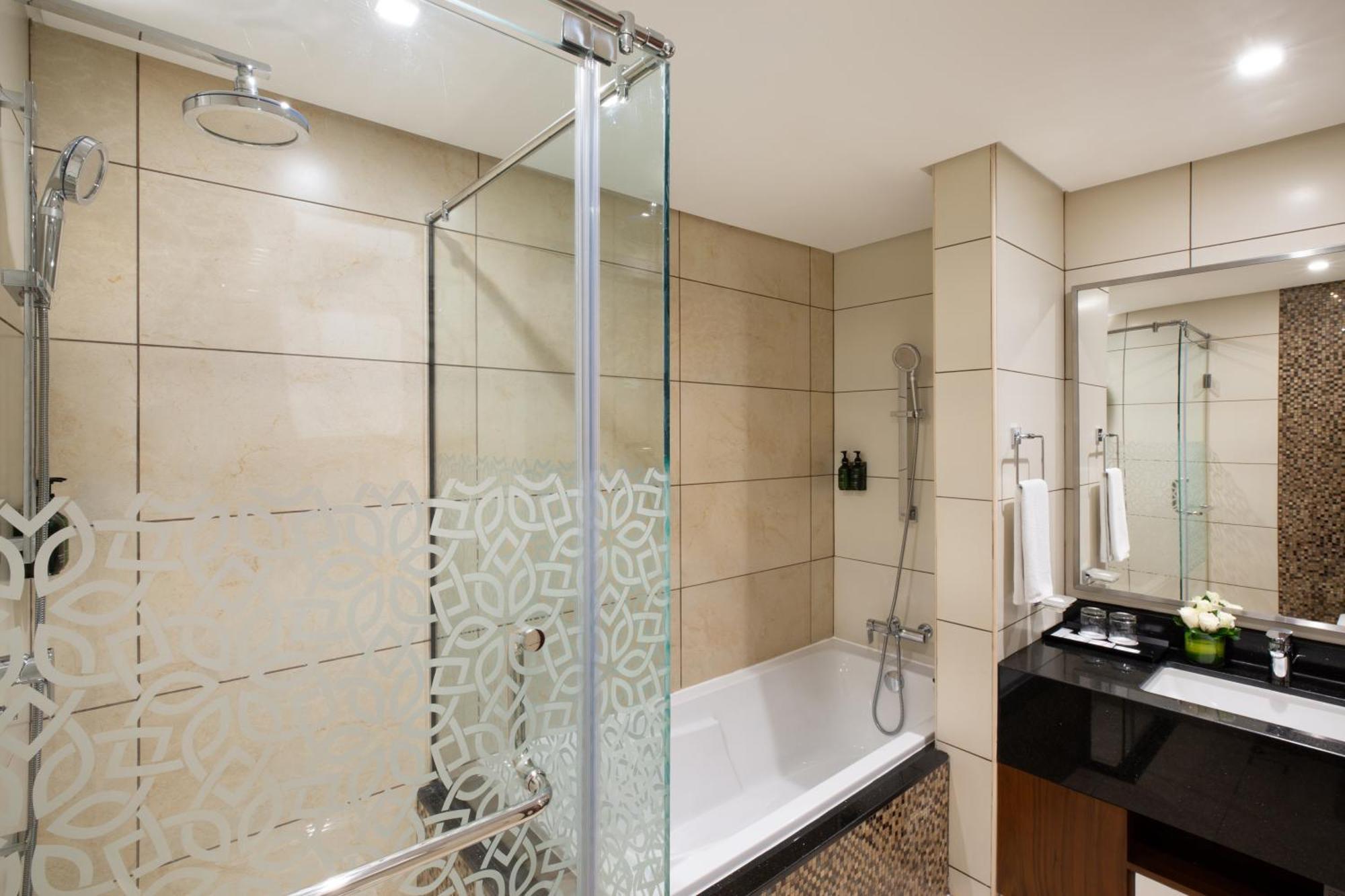 Royal Continental Business Bay Aparthotel 5*