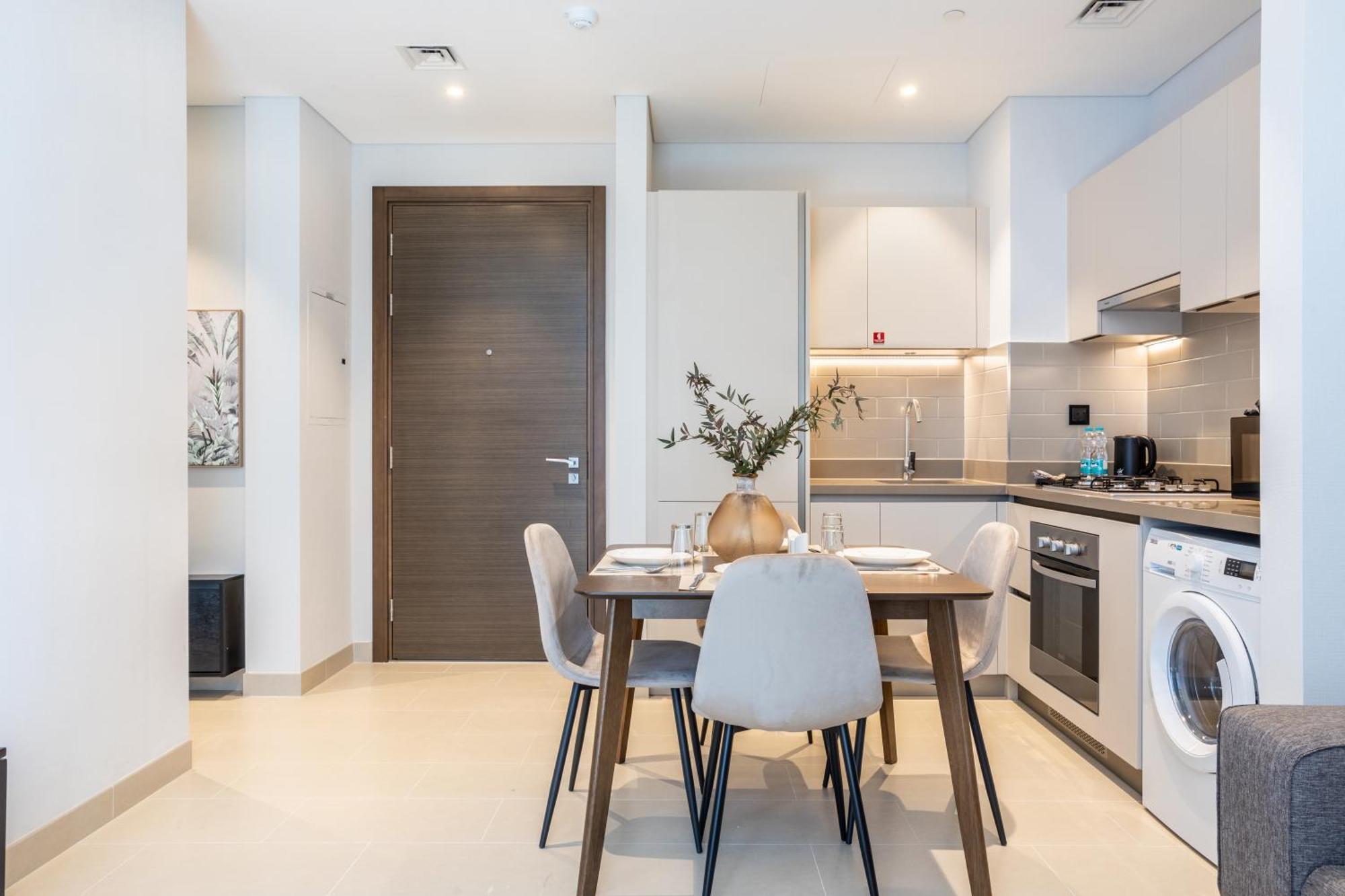 Apartment By Latinem Luxury 1br Cv A2711 Near Burj Khalifa Dubai