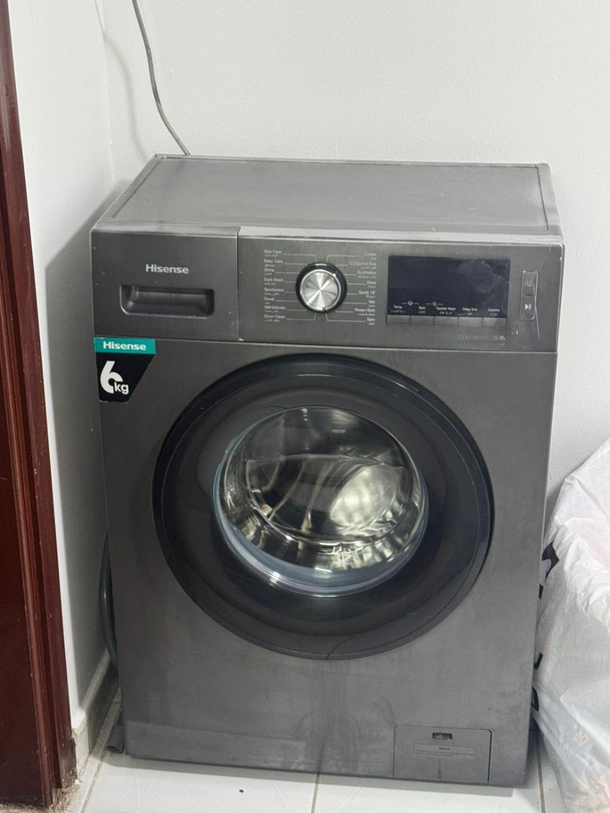 Brand New Unisex Single Partition In Center Of Bur * Dubai