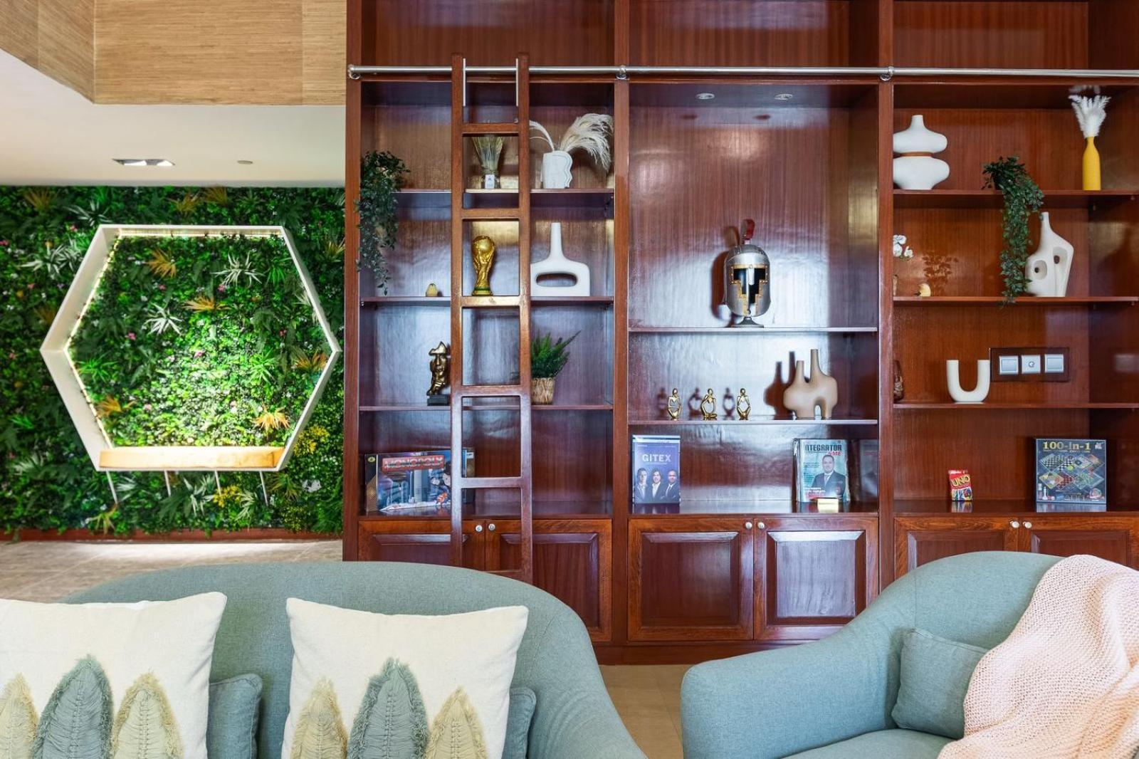 Star - Walk Jbr Homestay