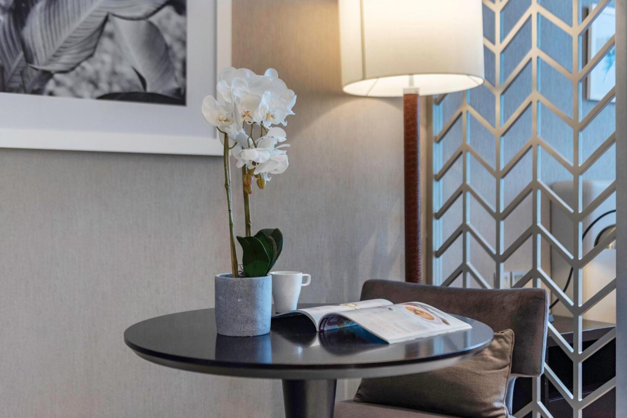 Elegant Escapes - Damac Prive By Canal Apartment