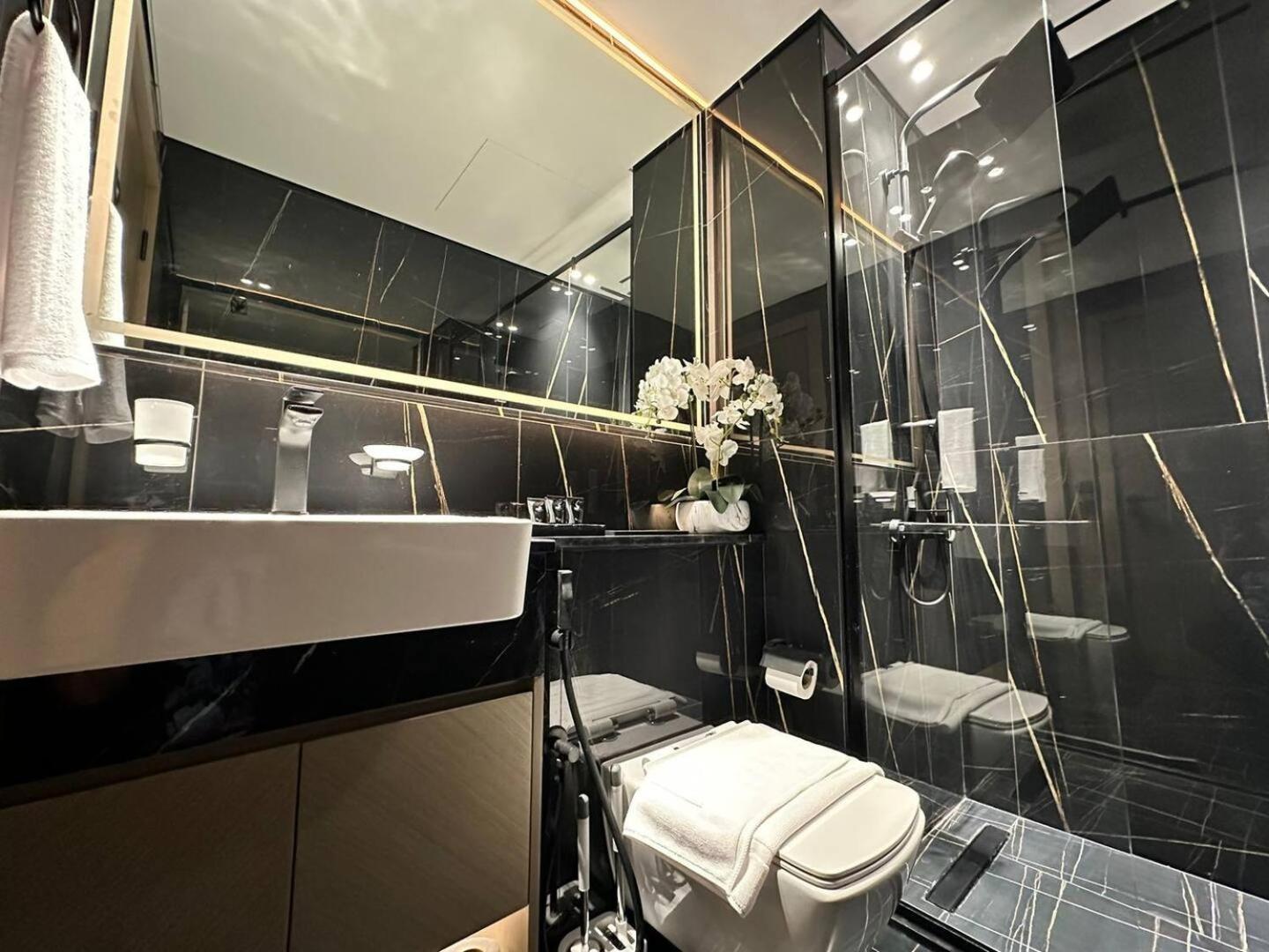 Brand New Premium 1br With Pool View In Jvc Daire *