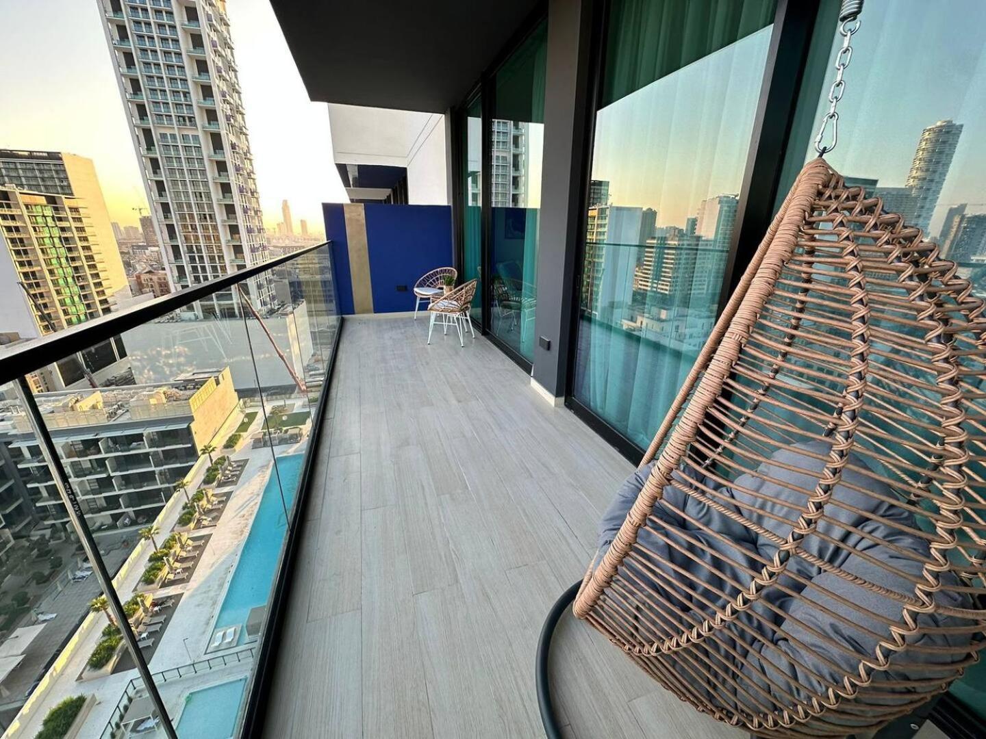 Daire Brand New Premium 1br With Pool View In Jvc *