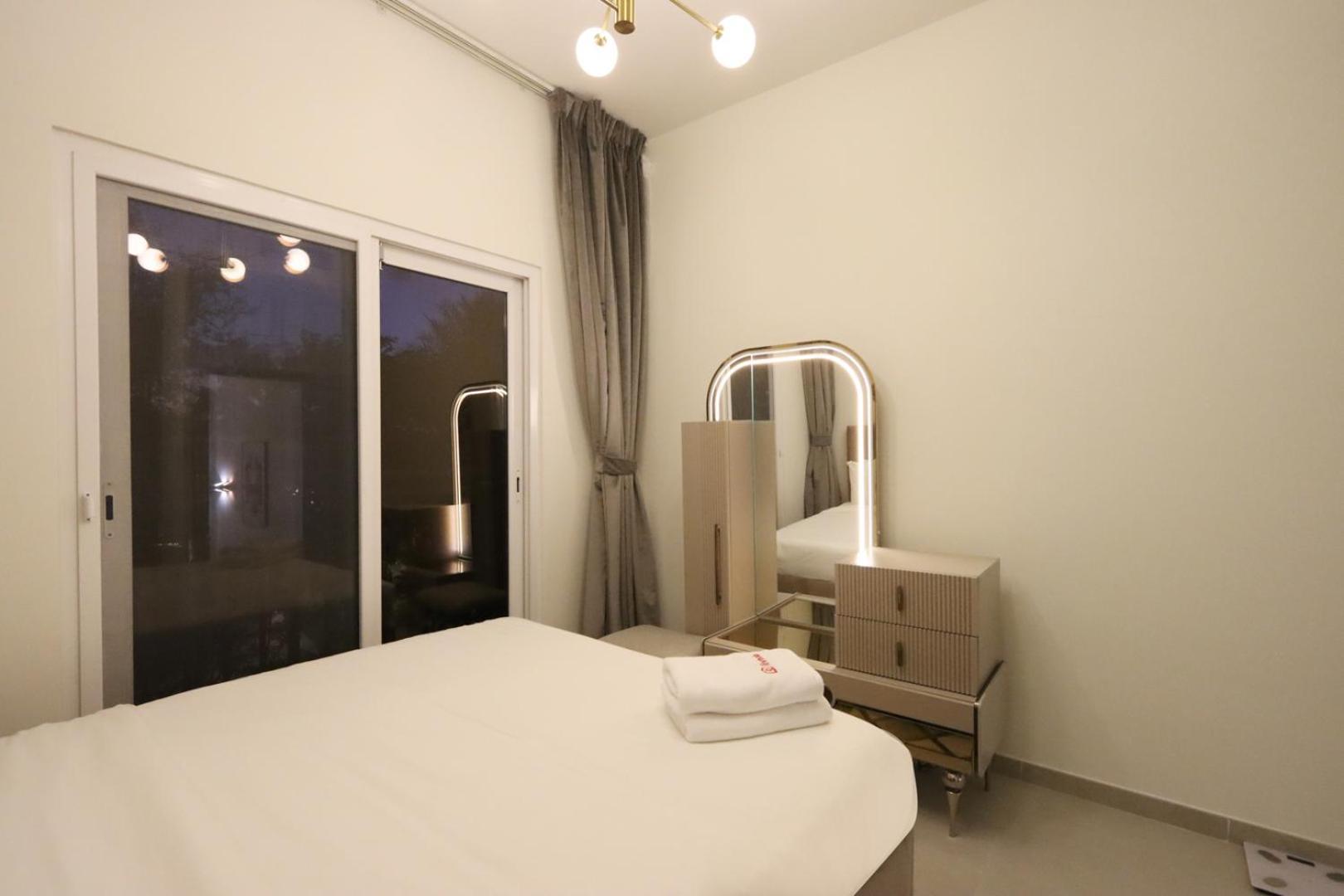 Livbnb- Classy 3br Maid's With Private Patio
