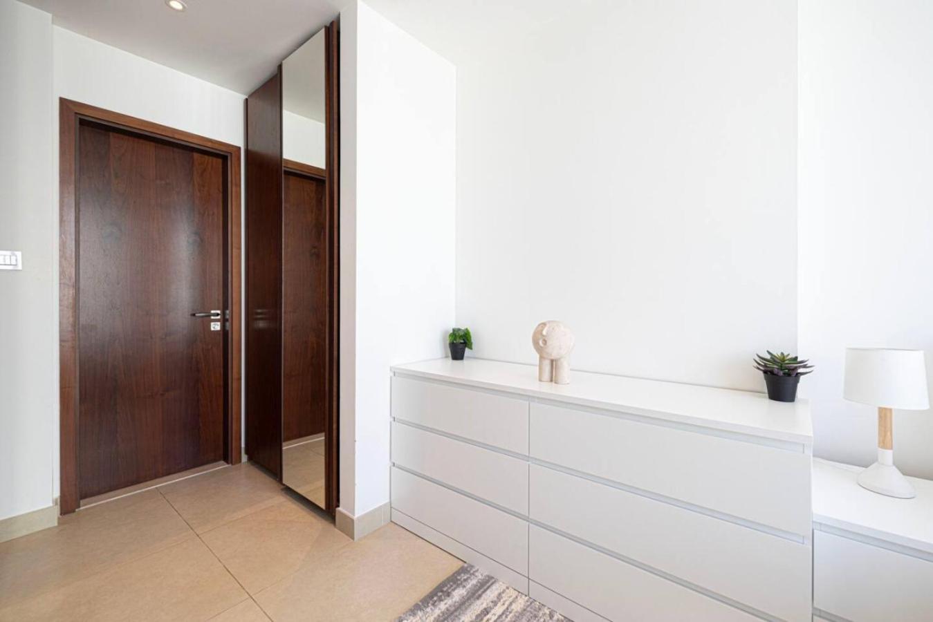 High Floor Marina Gate 1 Bdr Flat Only Dubai