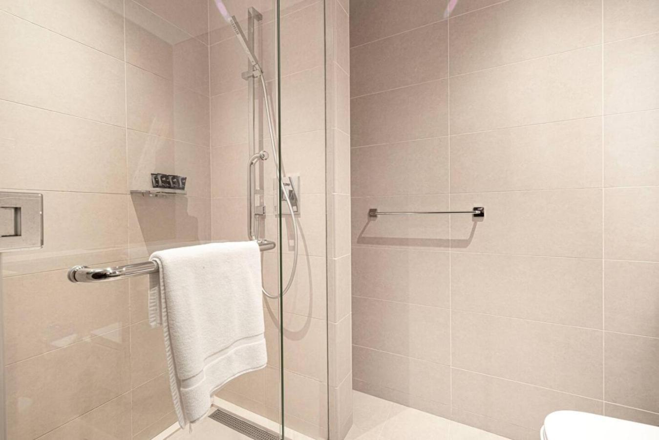 High Floor Marina Gate 1 Bdr Flat Only * Dubai