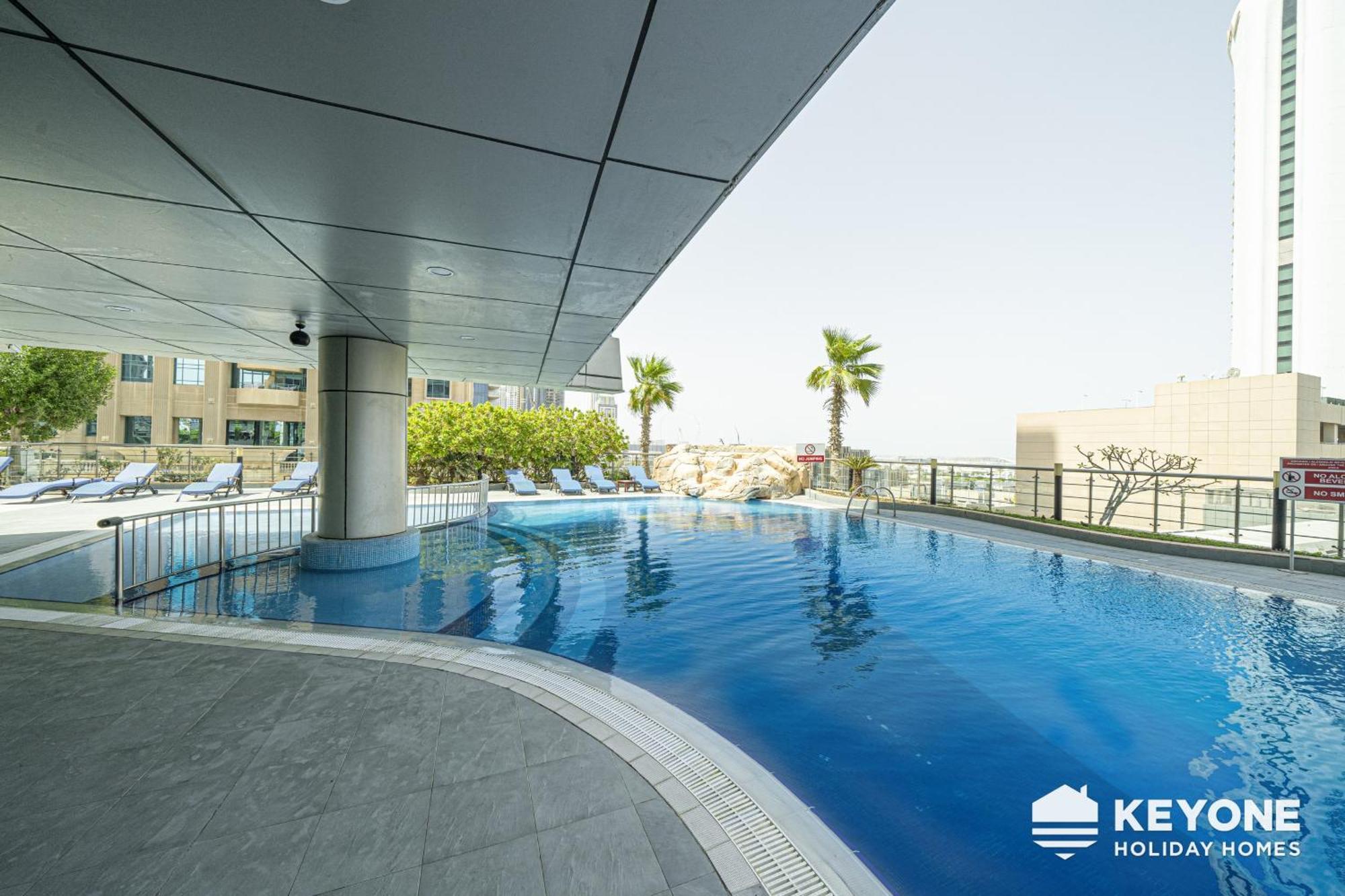 Fascinating Ocean Views In A One Bedroom Apartment