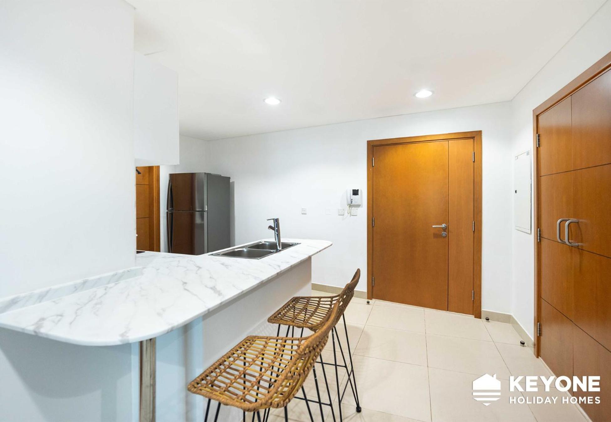 Fascinating Ocean Views In A One Bedroom *