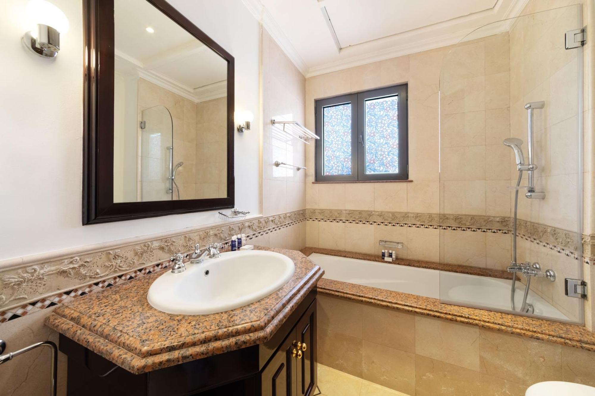 Frond K, Beachfront Signature Villas, Palm Jumeirah - Mint Villa