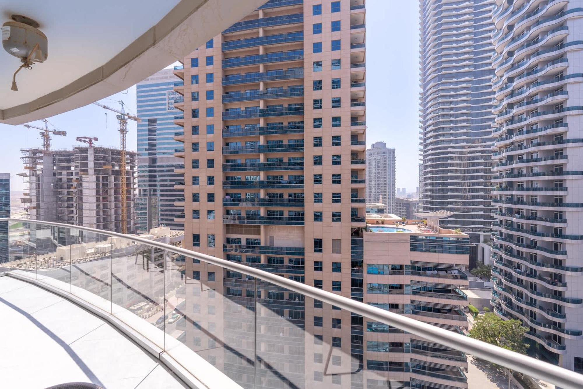 Apartment Cozy 3br With View In Marina! Dubai