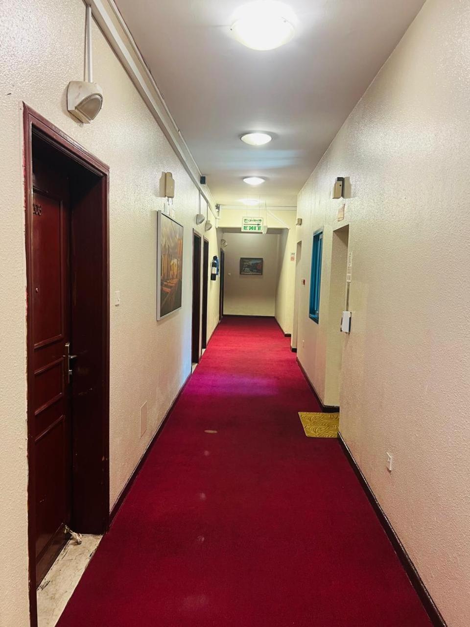 Hotel Parasol