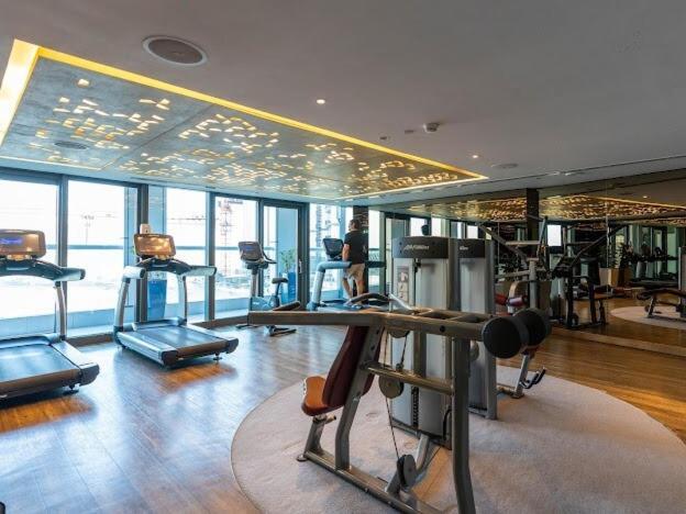 Apartment 1 Bedroom With Burj Khalifa & View From 54th Floor Skyscraper *