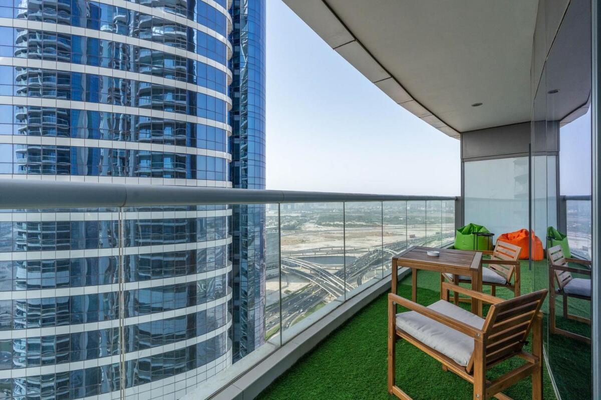 1 Bedroom With Burj Khalifa & View From 54th Floor Skyscraper *
