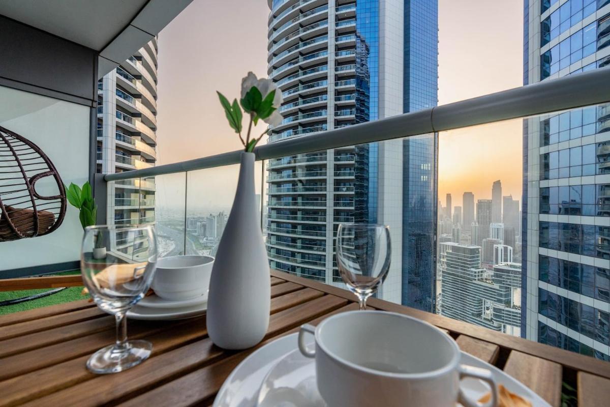 1 Bedroom With Burj Khalifa & View From 54th Floor Skyscraper * Dubai